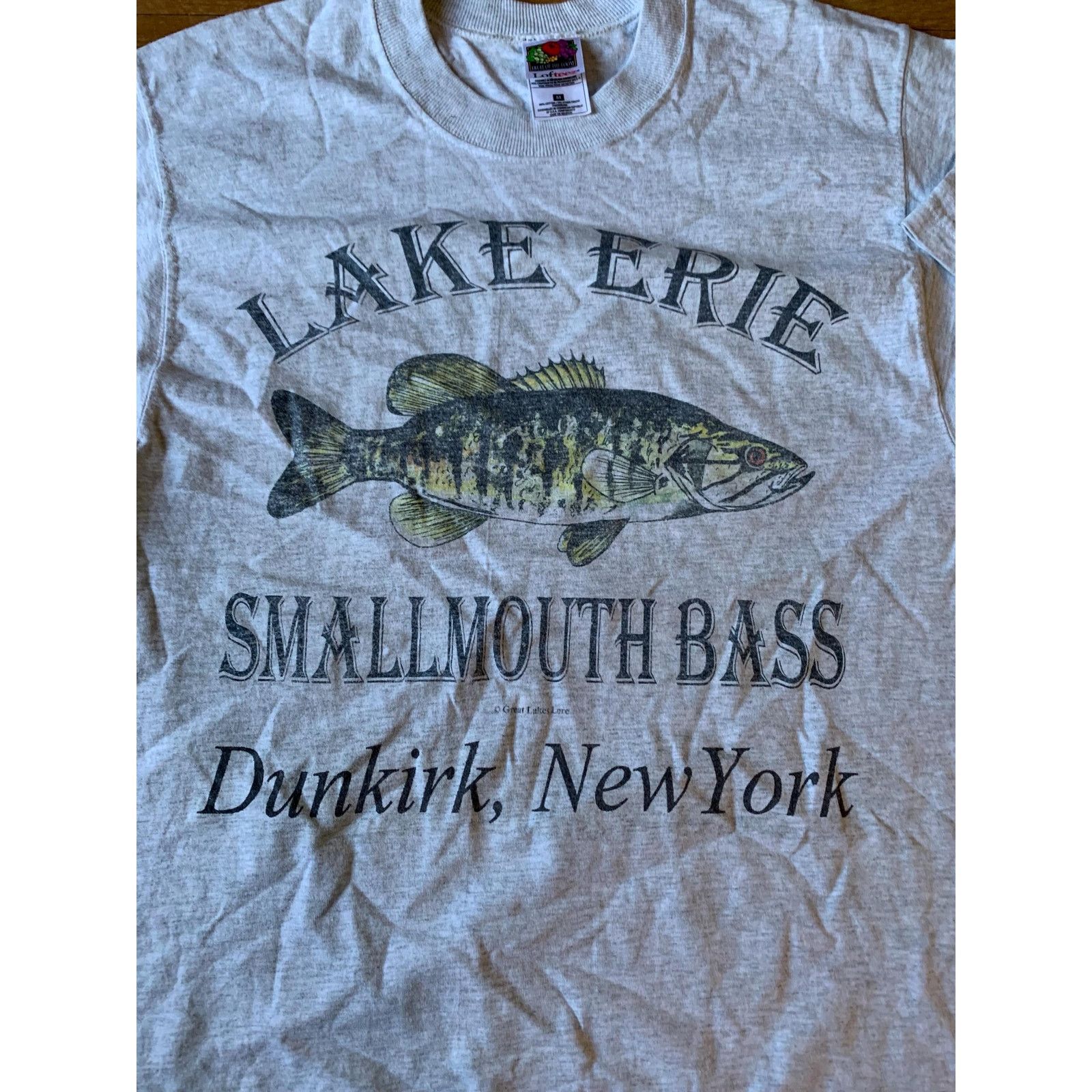 Fruit Of The Loom Vintage Lake Erie T shirt size medium 1990s 80s Size US XS / EU 42 / 0 - 2 Thumbnail