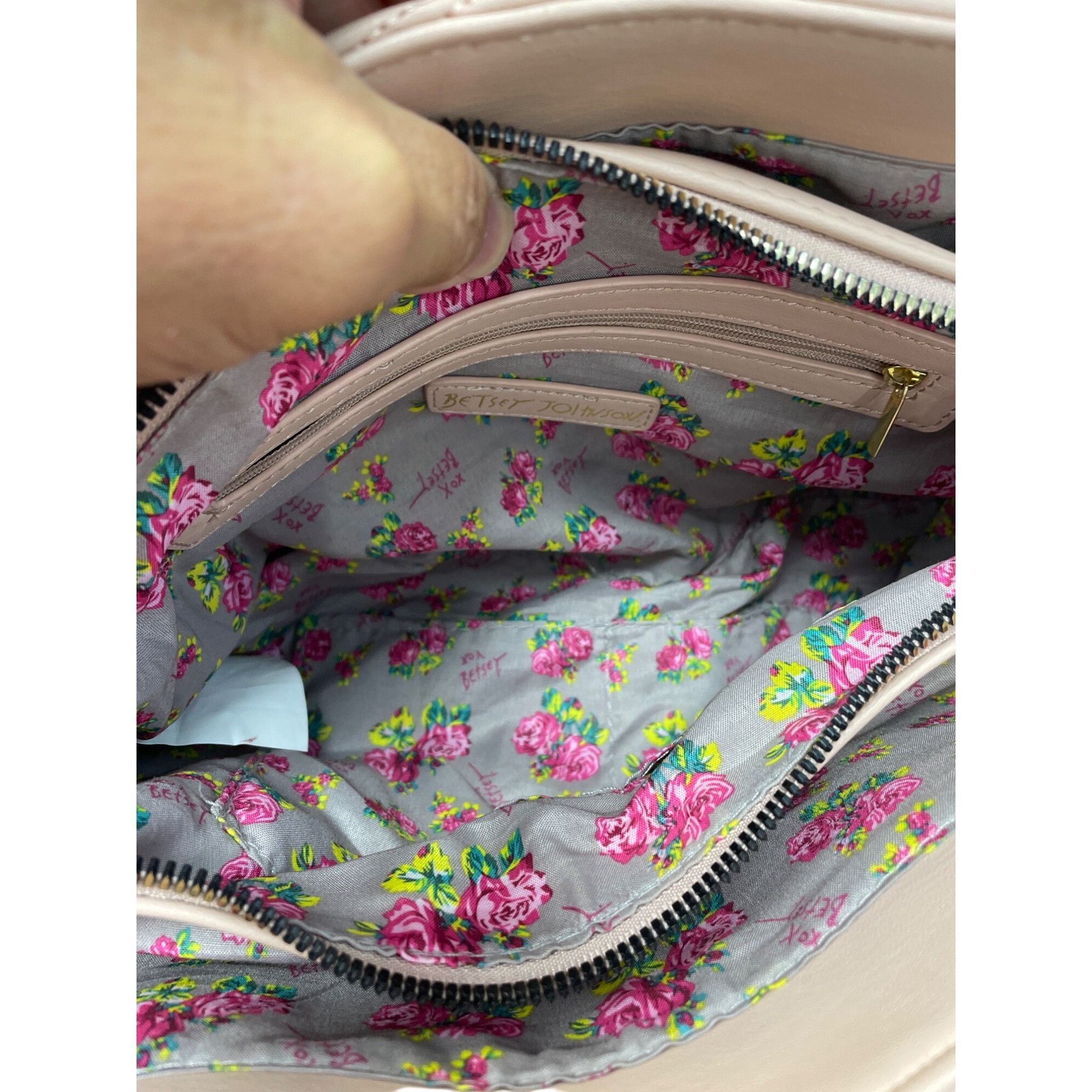 Betsey Johnson Betsey Johnson Size ONE SIZE - 17 Thumbnail
