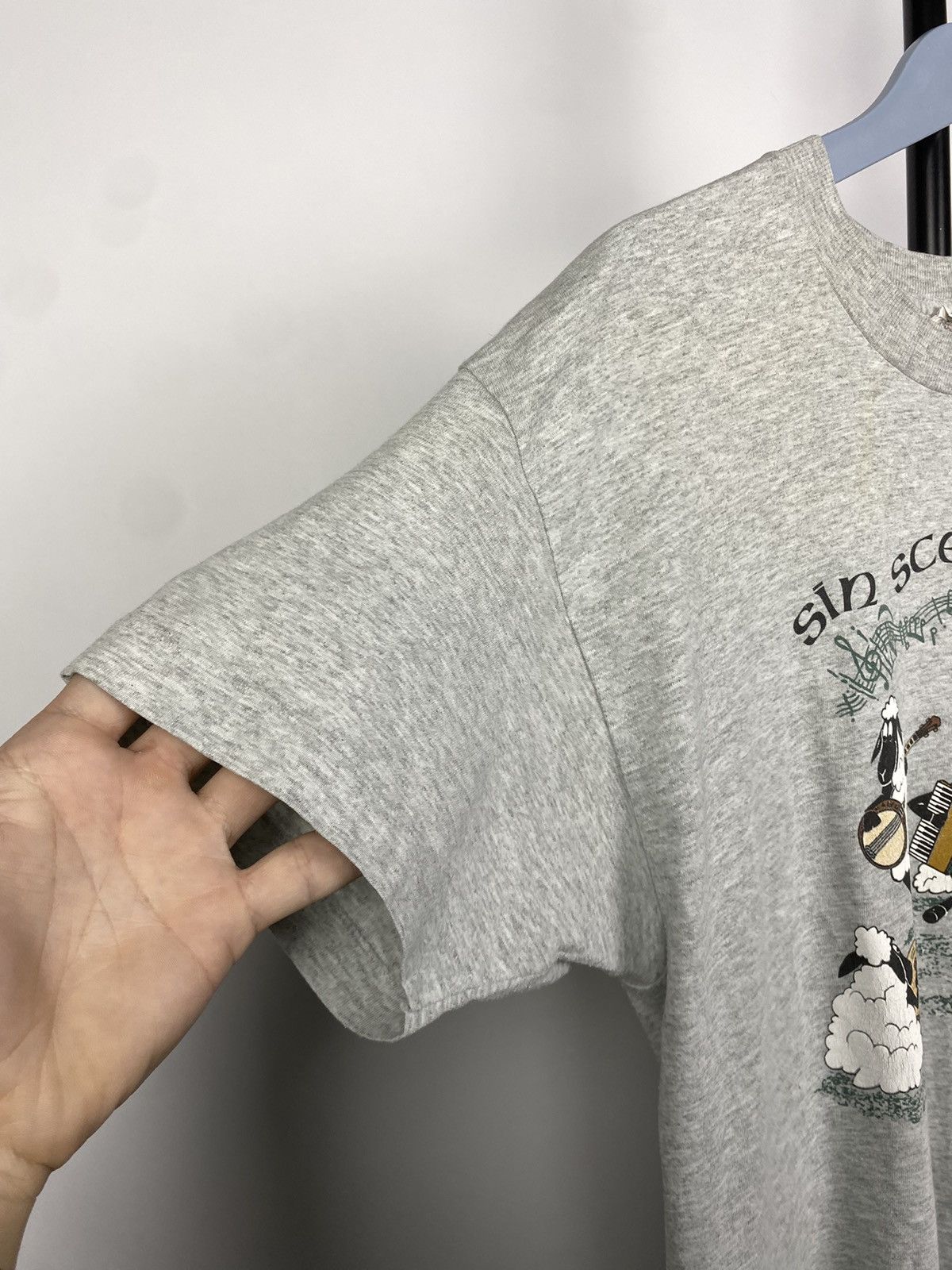 Band Tees × Vintage VINTAGE 90's SIN SCEAL EILE IRELAND IRISH SHEEP SINGING TEES Size US L / EU 52-54 / 3 - 4 Thumbnail
