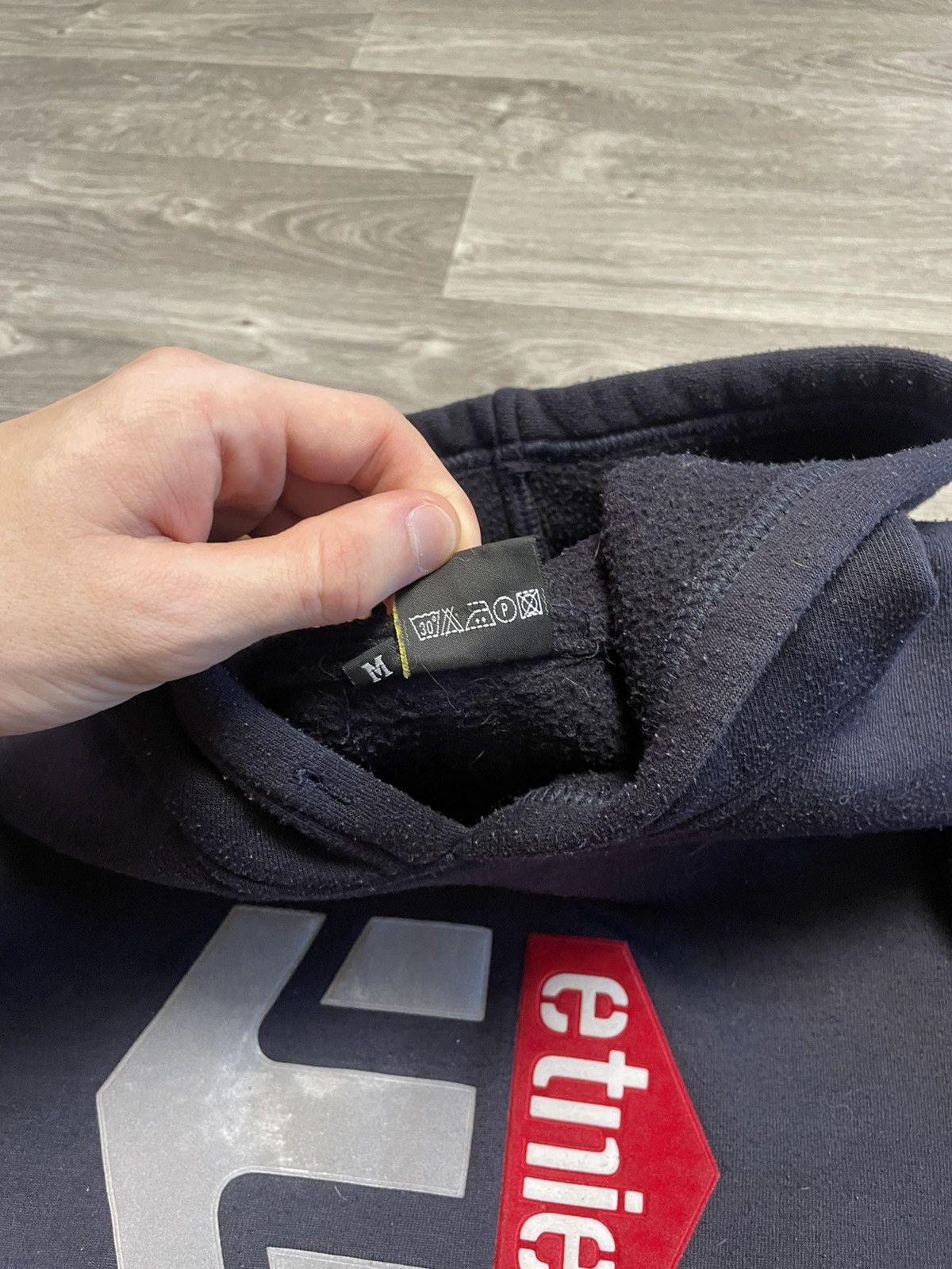 Etnies Vintage Etnies Skateboarding Hoodie 90s Size US M / EU 48-50 / 2 - 16 Thumbnail