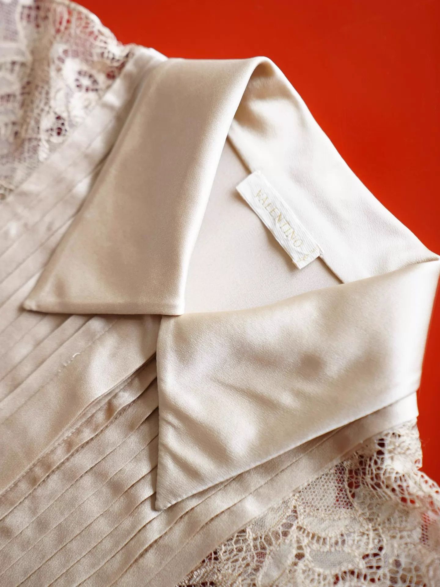 Valentino Valentino Vtg Champagne Silk Pearl Cuff Lace Shirt Size S / US 4 / IT 40 - 4 Thumbnail