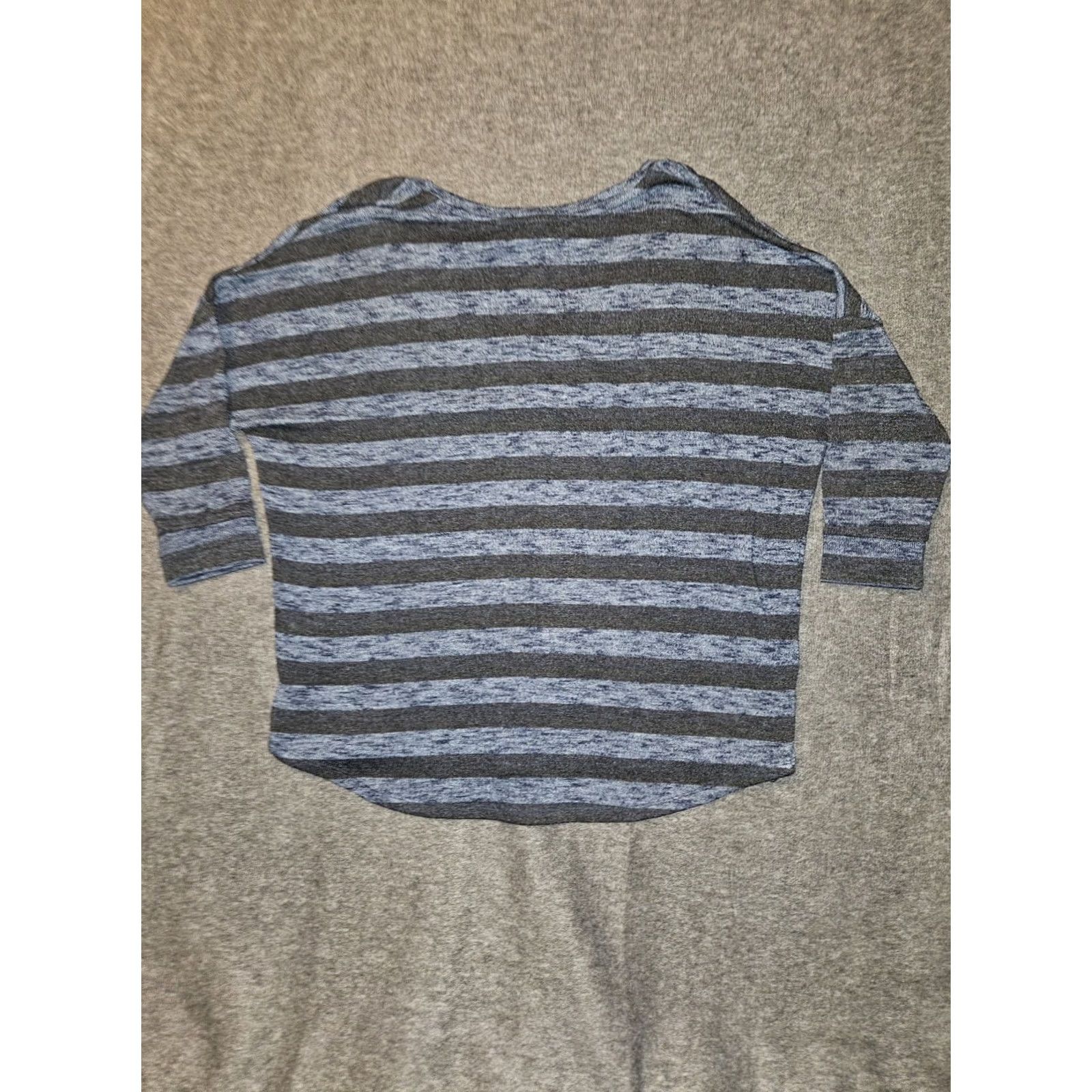 American Eagle Outfitters VINTAGE? American Eagle Sweater Women's M Blue Striped V-Neck Lightweight Oversized Pullover Shirt Womens Size M / US 6-8 / IT 42-44 - 5 Thumbnail