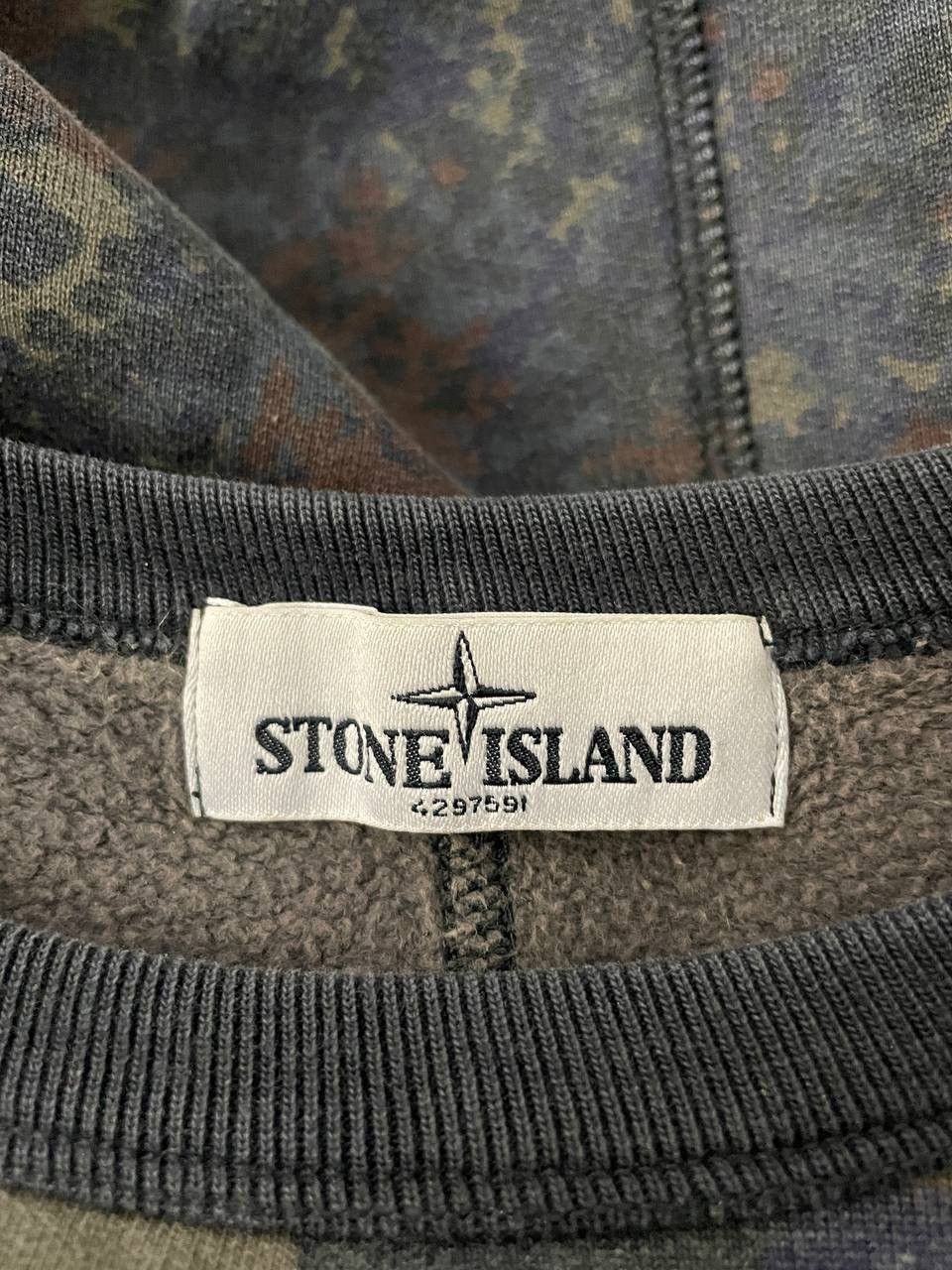 Stone Island Stone Island Camo Crewneck Sweatshirt Size US XL / EU 56 / 4 - 11 Thumbnail