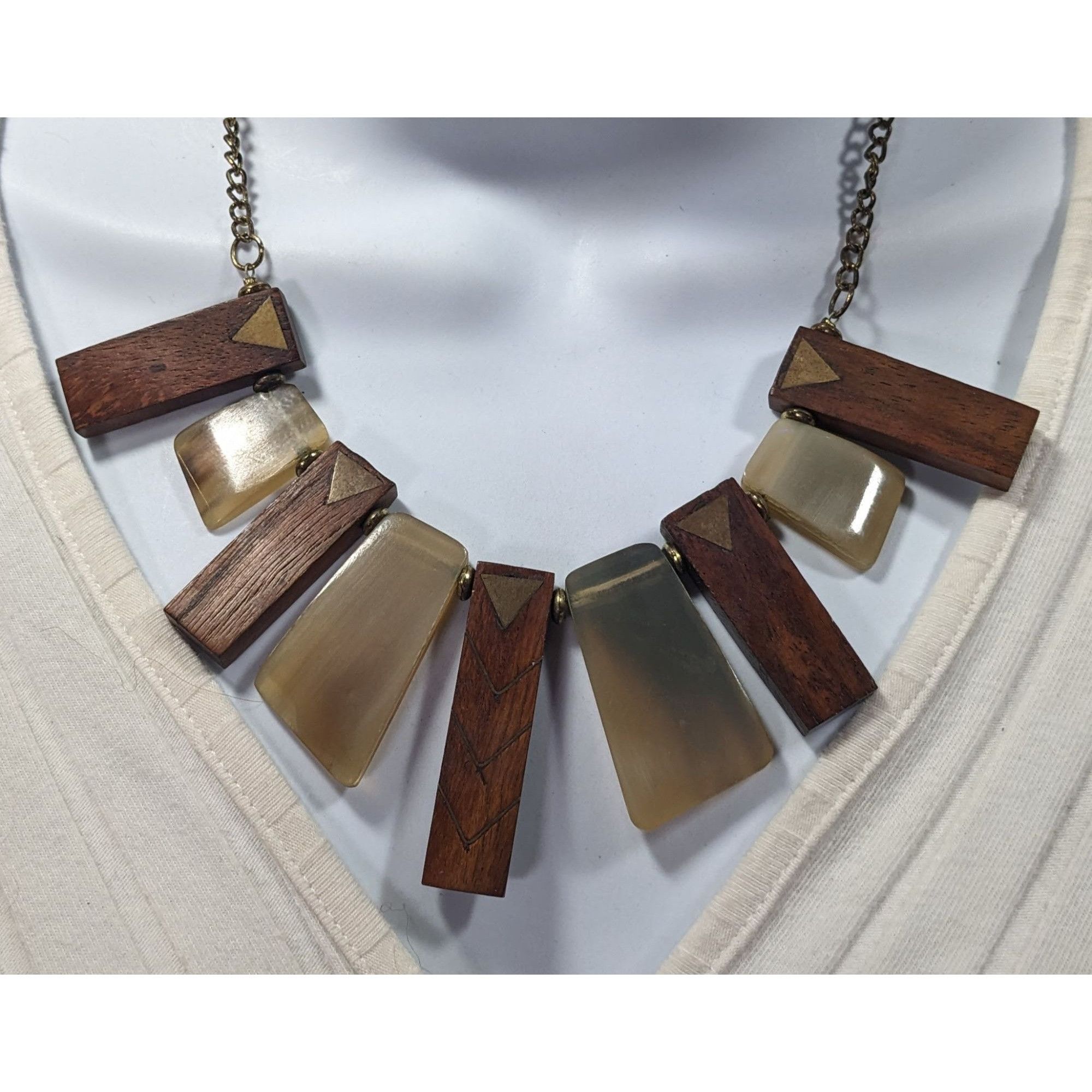 Other Vintage Ali Khan New York Wood And Lucite Bib Necklace Size ONE SIZE - 6 Thumbnail