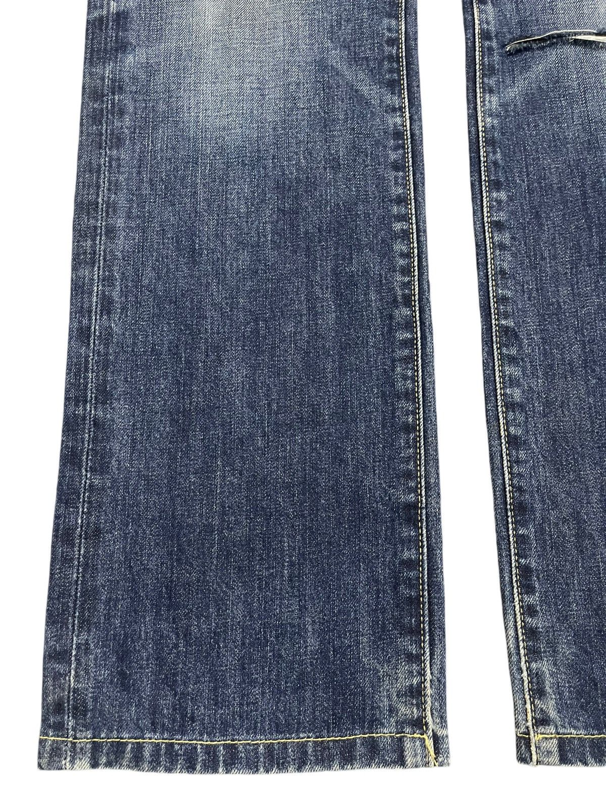 Uniqlo Vintage Japanese Uniqlo Blue Bleached Style Loose Jeans Size US 32 / EU 48 - 7 Thumbnail