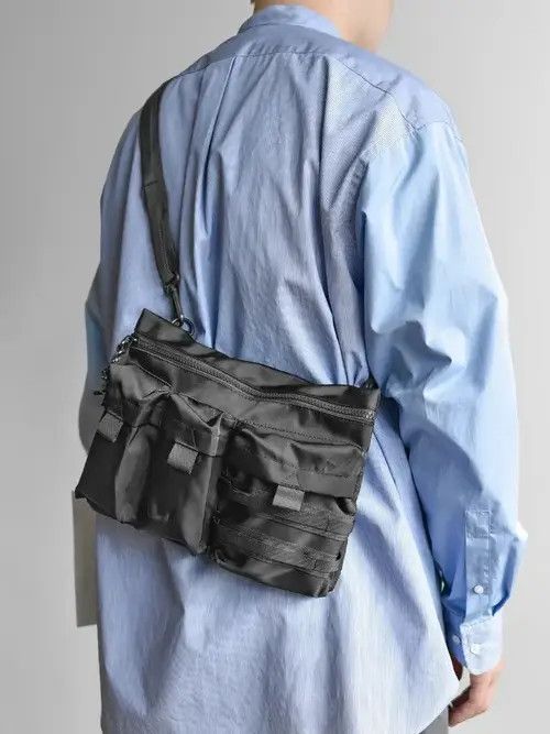 Japanese Brand × Vintage Zipper Multi Pockets Shoulder Bag Waterproof Nylon Travel Size ONE SIZE - 4 Thumbnail