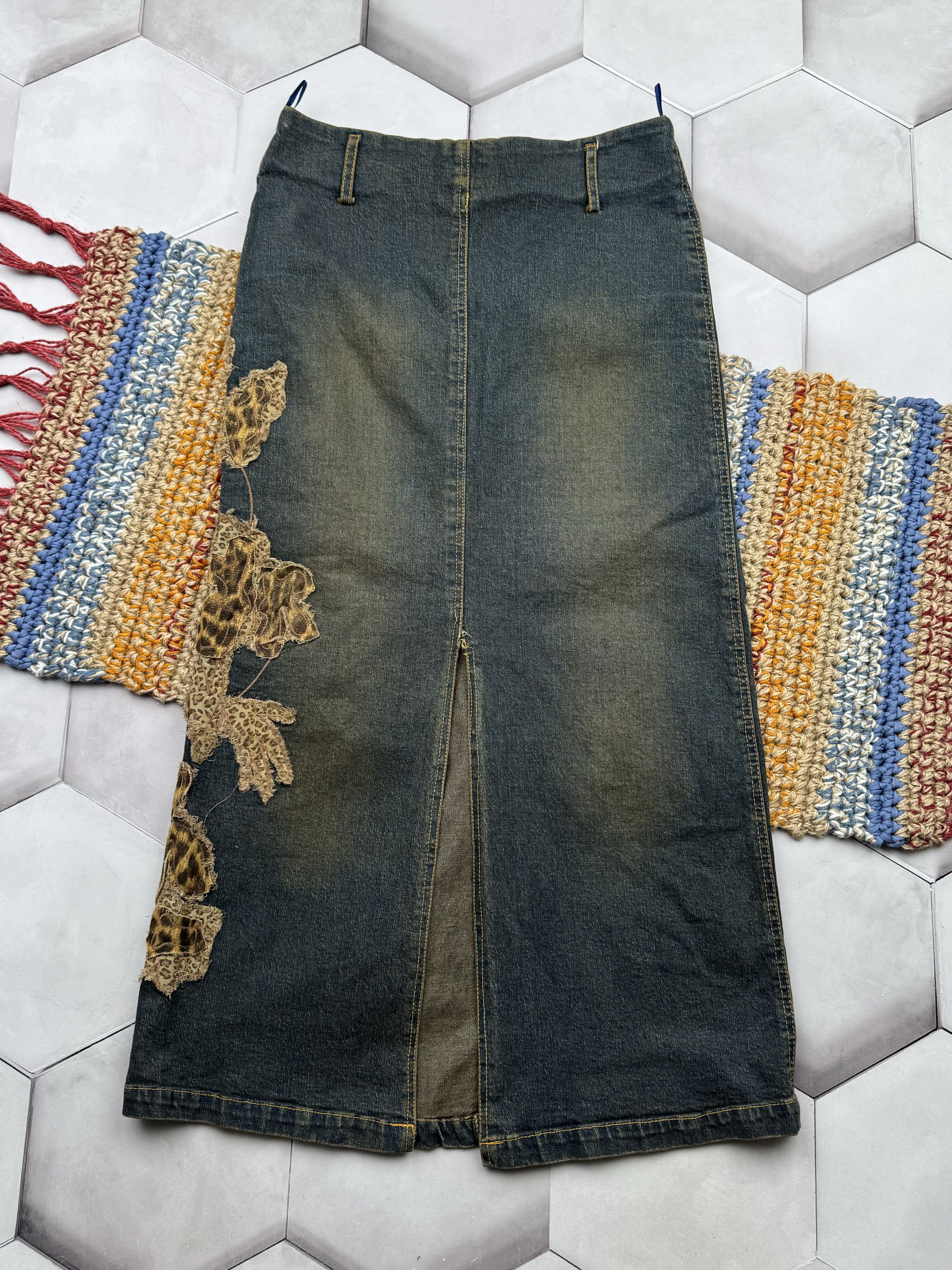 Japanese Brand Vintage Faded Skirt (E4) Size 27" / US 4 / IT 40 - 5 Thumbnail