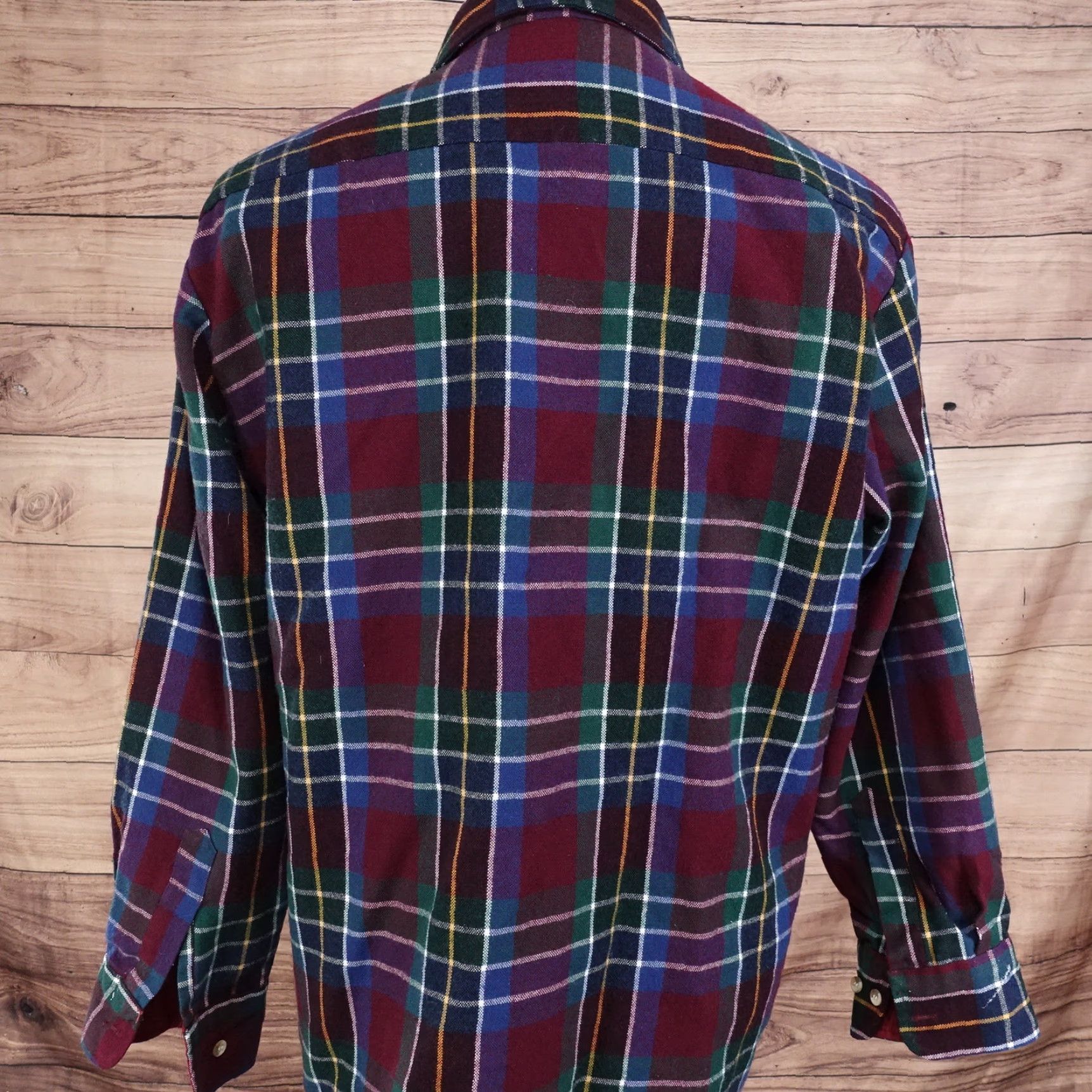 Vintage VINTAGE Tarleton Acrylic Flannel Plaid Long Sleeve Button Down Shirt L Red Mens Adult Large Plaid 1970s 80s Workwear Casual Formal Cocktails Size US L / EU 52-54 / 3 - 4 Thumbnail
