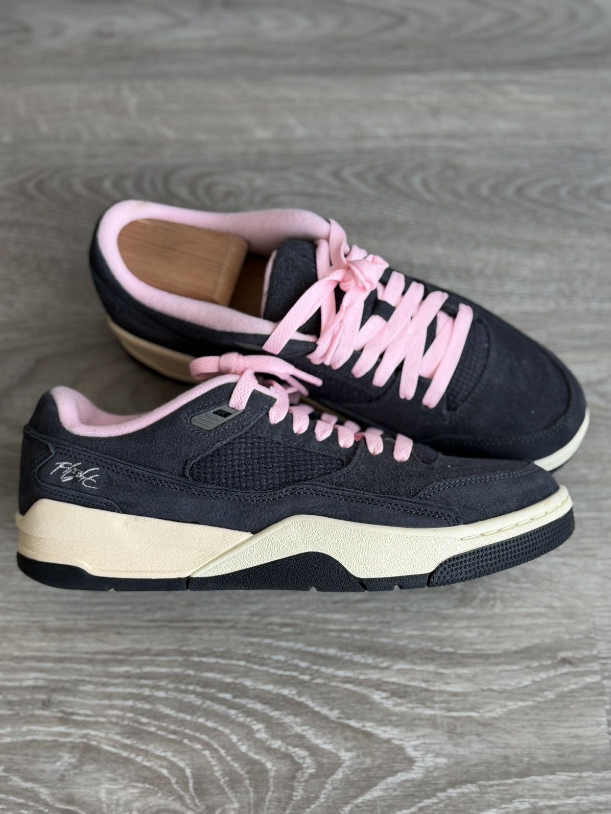 Jordan Brand Jordan Flight Court Neapolitan Black / Pink Size US 8 New Size US 8 / EU 41 - 2 Thumbnail
