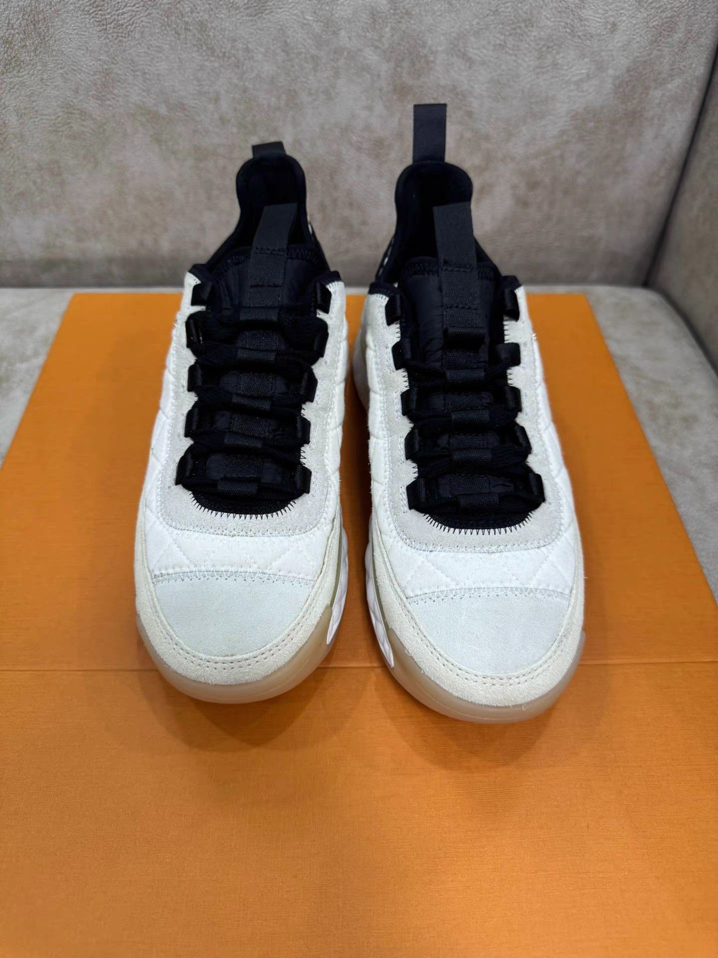 Chanel CHANEL Round Toe Logo Low-Top Sneakers K13 Size US 7.5 / IT 37.5 - 1 Thumbnail