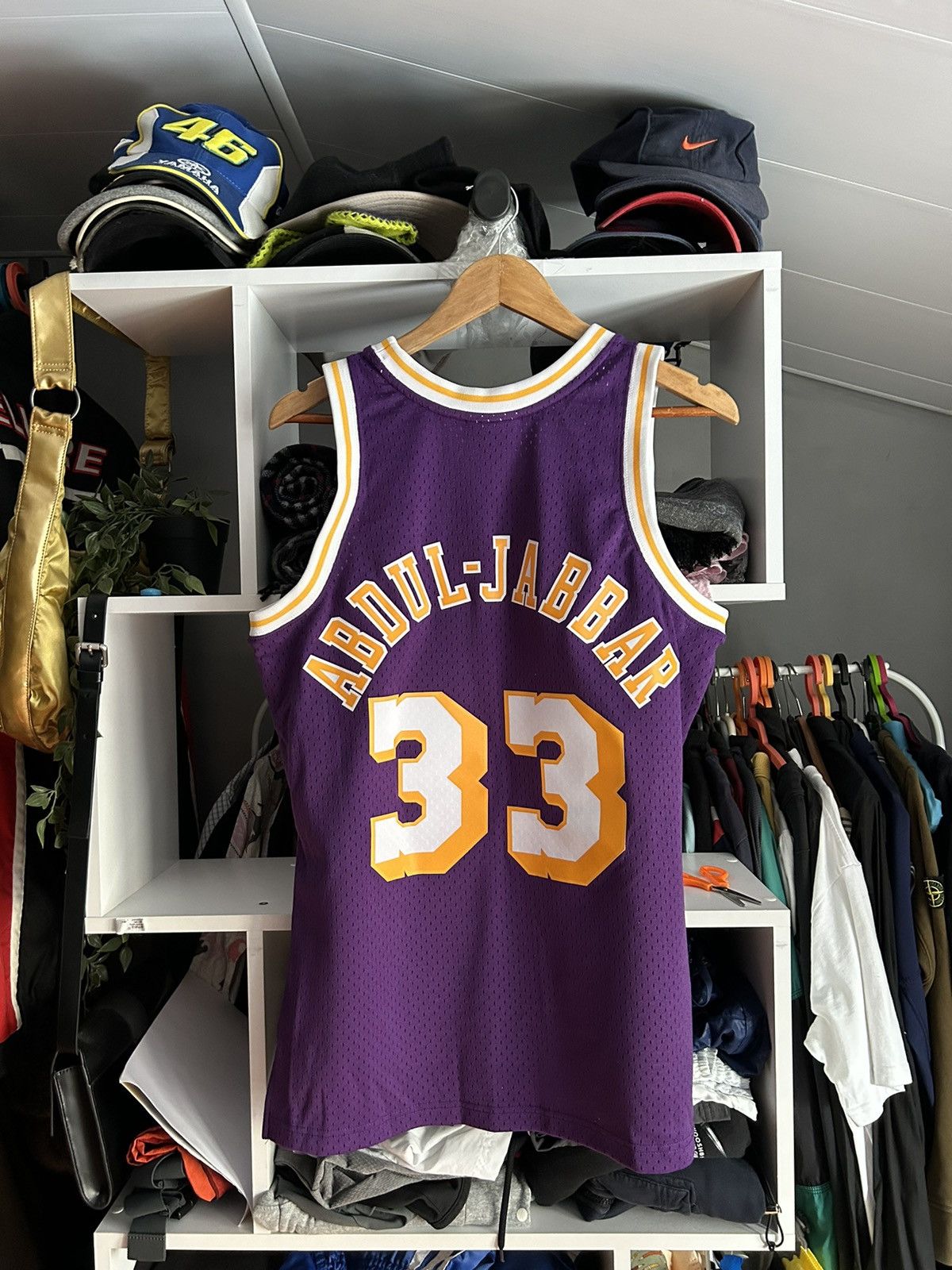 NBA Los Angeles Lakers Kareem Abdul-Jabbar 1983-84 Men's Jersey Size US M / EU 48-50 / 2 - 1 Thumbnail