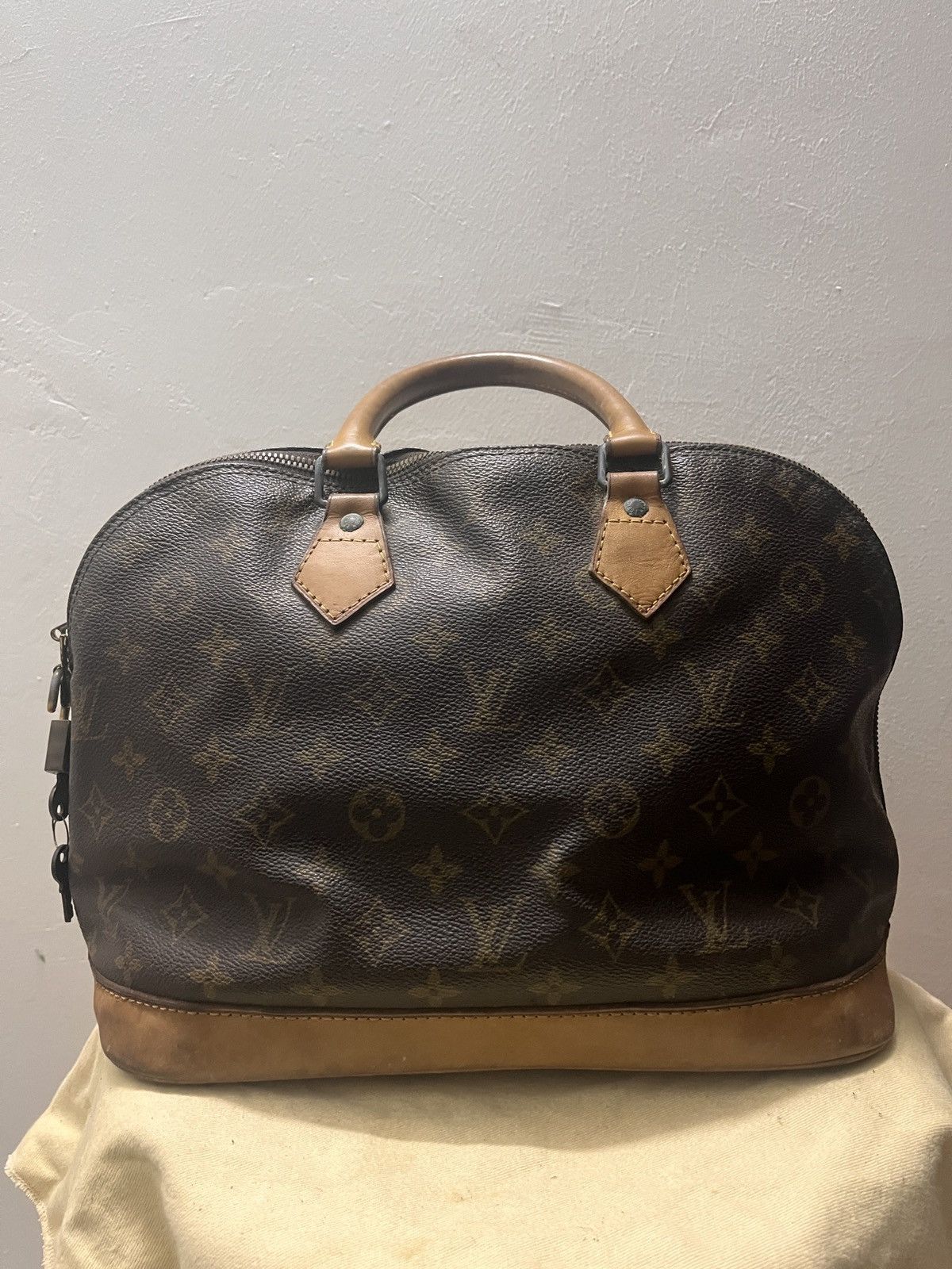 Louis Vuitton louis vuitton alma Size ONE SIZE - 1 Thumbnail