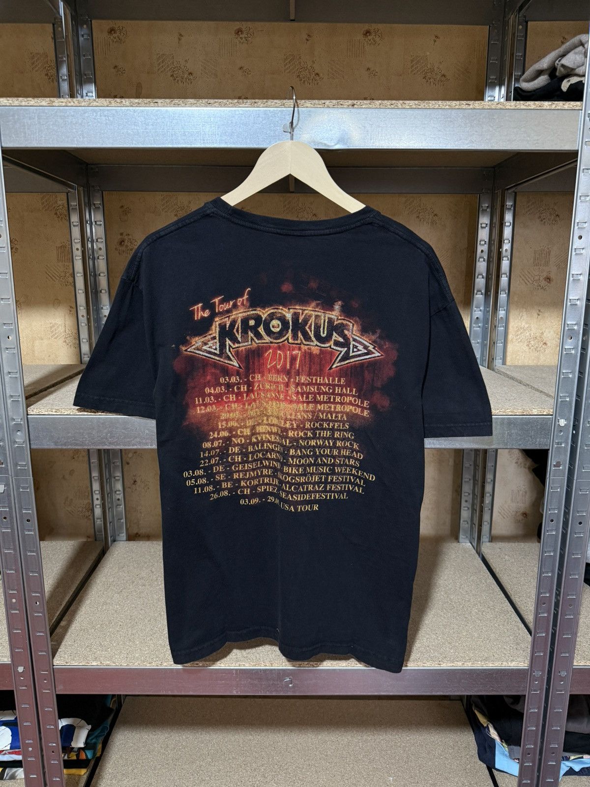Band Tees × Vintage Vintage Krokus Big Rocks Tour 2017 Rock Band T-Shirt Y2K Size US XL / EU 56 / 4 - 2 Thumbnail
