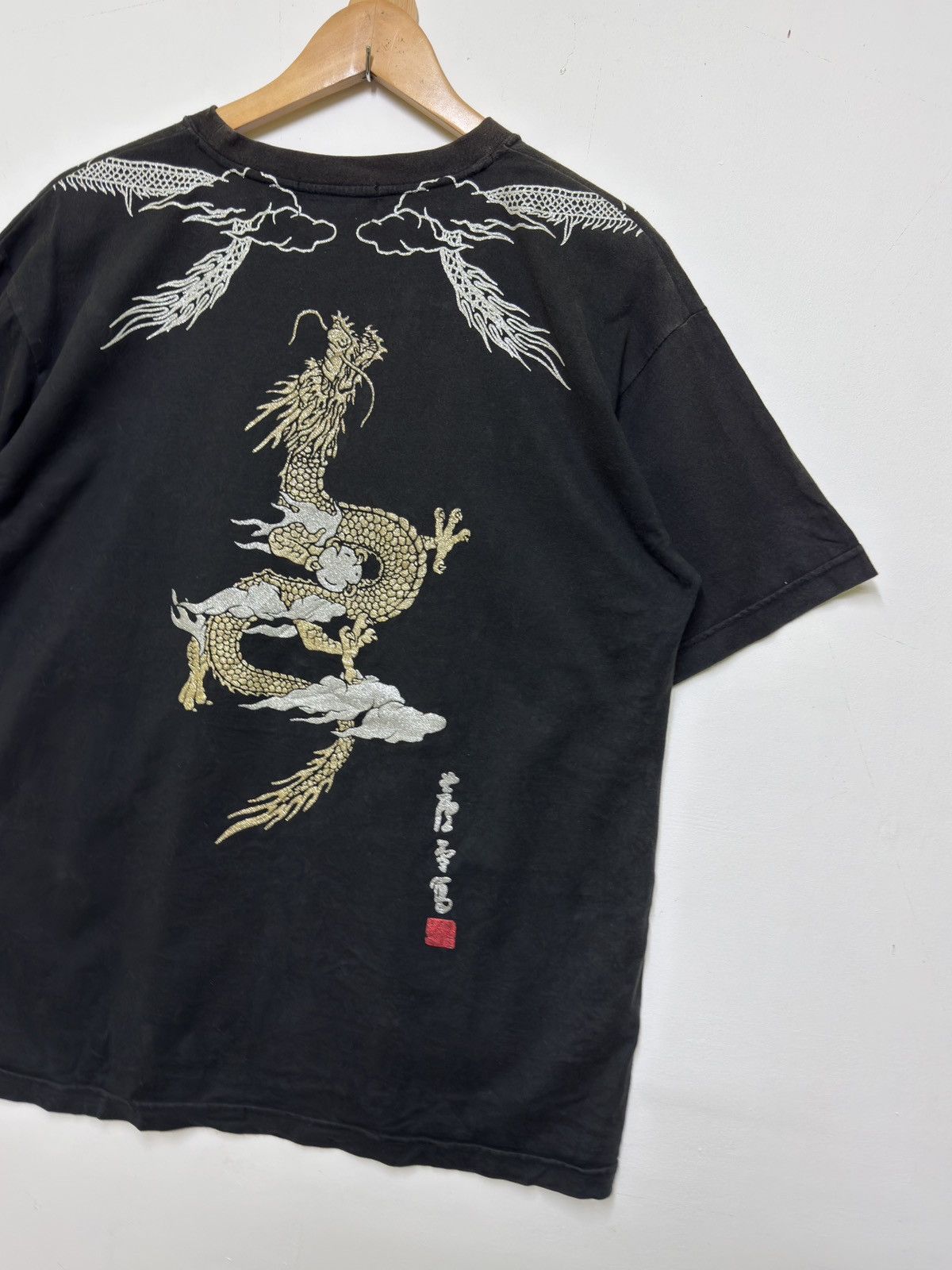 Japanese Brand Vintage Sukajan Dragon Print Faded Black T-Shirt Size M Size US M / EU 48-50 / 2 - 9 Thumbnail