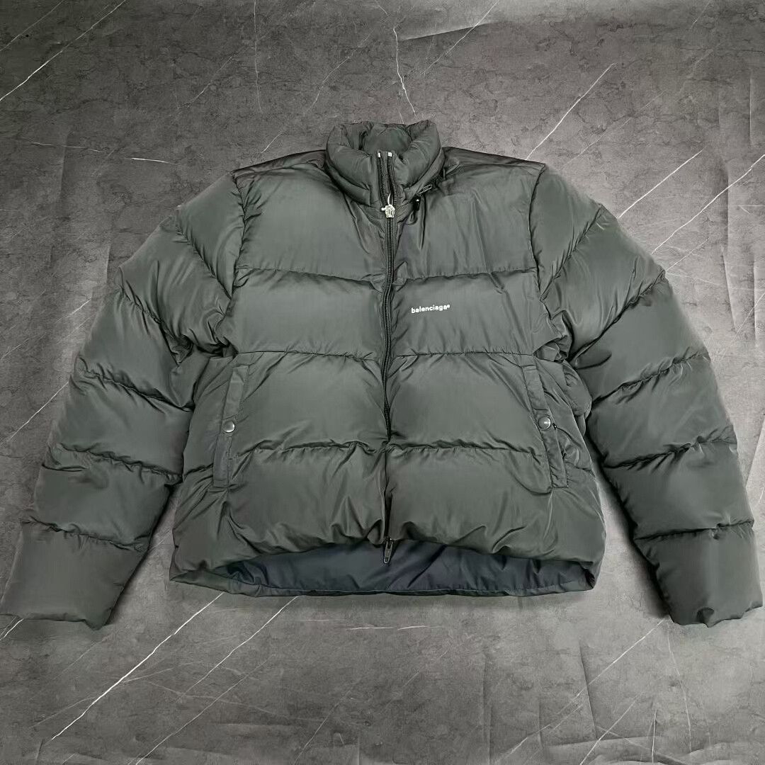 Balenciaga balenciaga gray puffer jacket size 48 Size US L / EU 52-54 / 3 - 1 Thumbnail