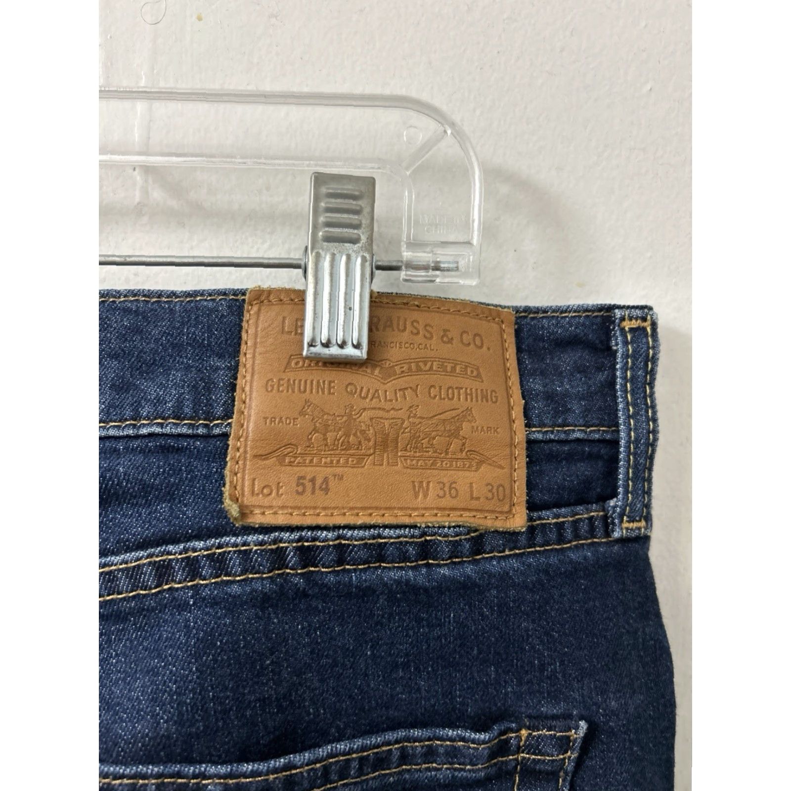 Levi's Levi's Premium 514 Jeans Mens 36x30 Dark Wash Indigo Denim Straight Fit Blue Size US 36 / EU 52 - 4 Thumbnail
