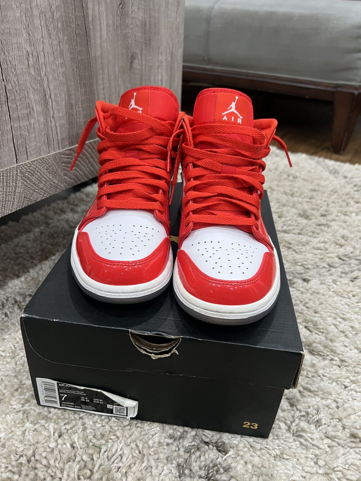 Jordan Brand Air Jordan 1 MID SE Size US 7 / IT 37 - 2 Thumbnail