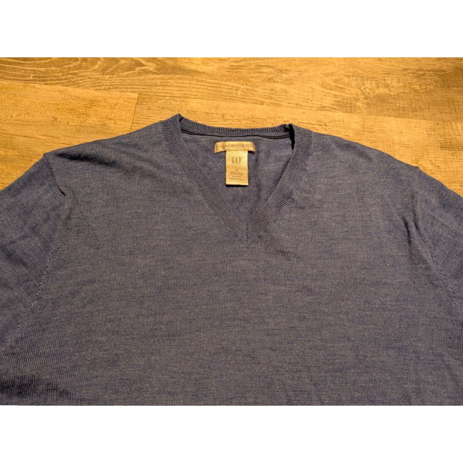 Gap GAP Men’s Blue V-Neck Sweater 100% Italian Merino Wool Size M Pullover Knit Lightweight All Seasons Casual Business Size US M / EU 48-50 / 2 - 2 Thumbnail