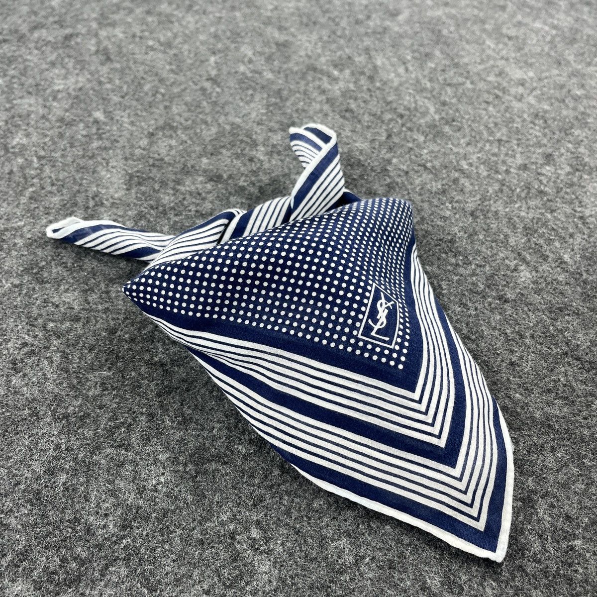 Vintage × Yves Saint Laurent Yves Saint Laurent Handkerchief / Bandana / Neckerchief B008 Size ONE SIZE - 8 Thumbnail