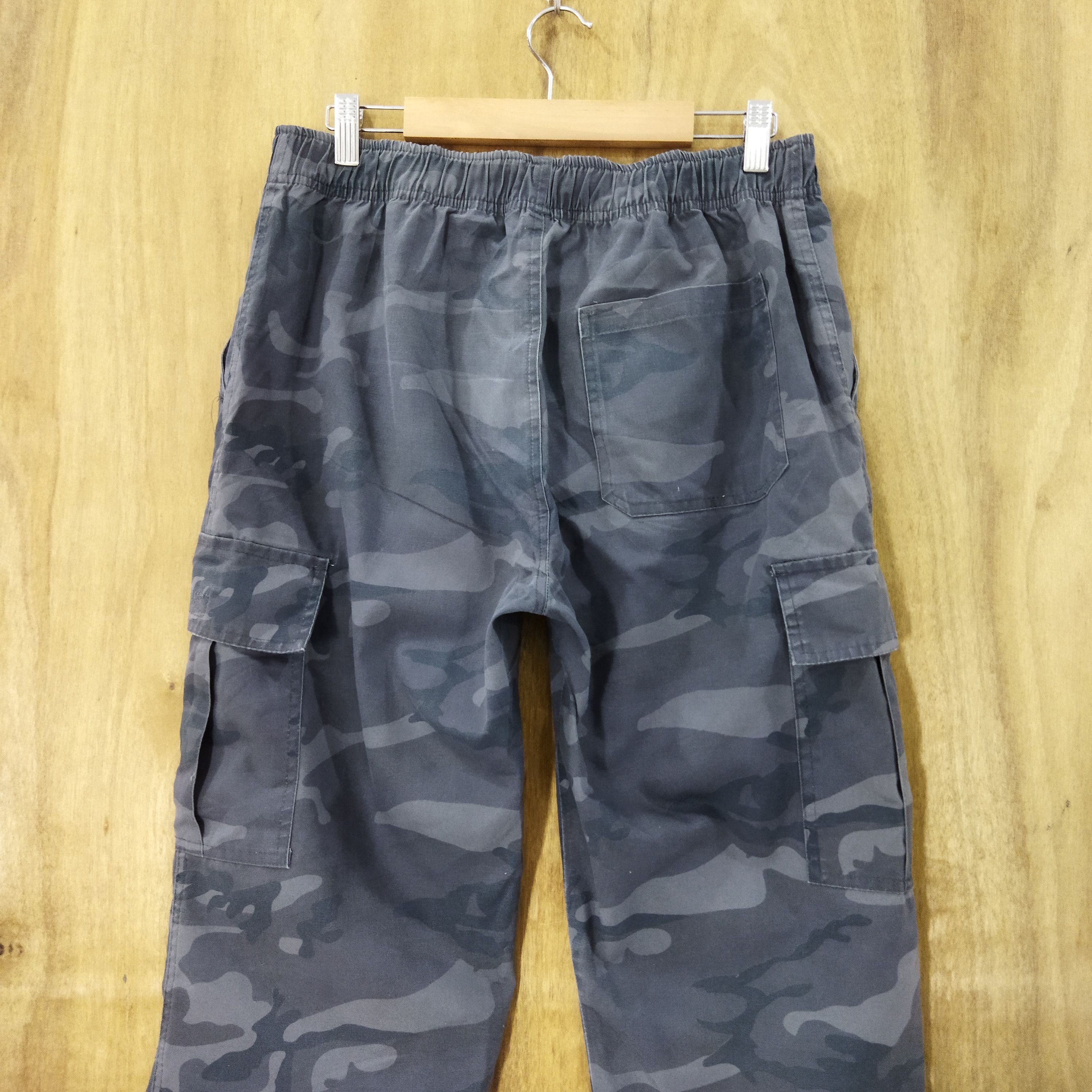 Japanese Brand GRAY CAMO CARGO PANTS Size US 30 / EU 46 - 7 Thumbnail