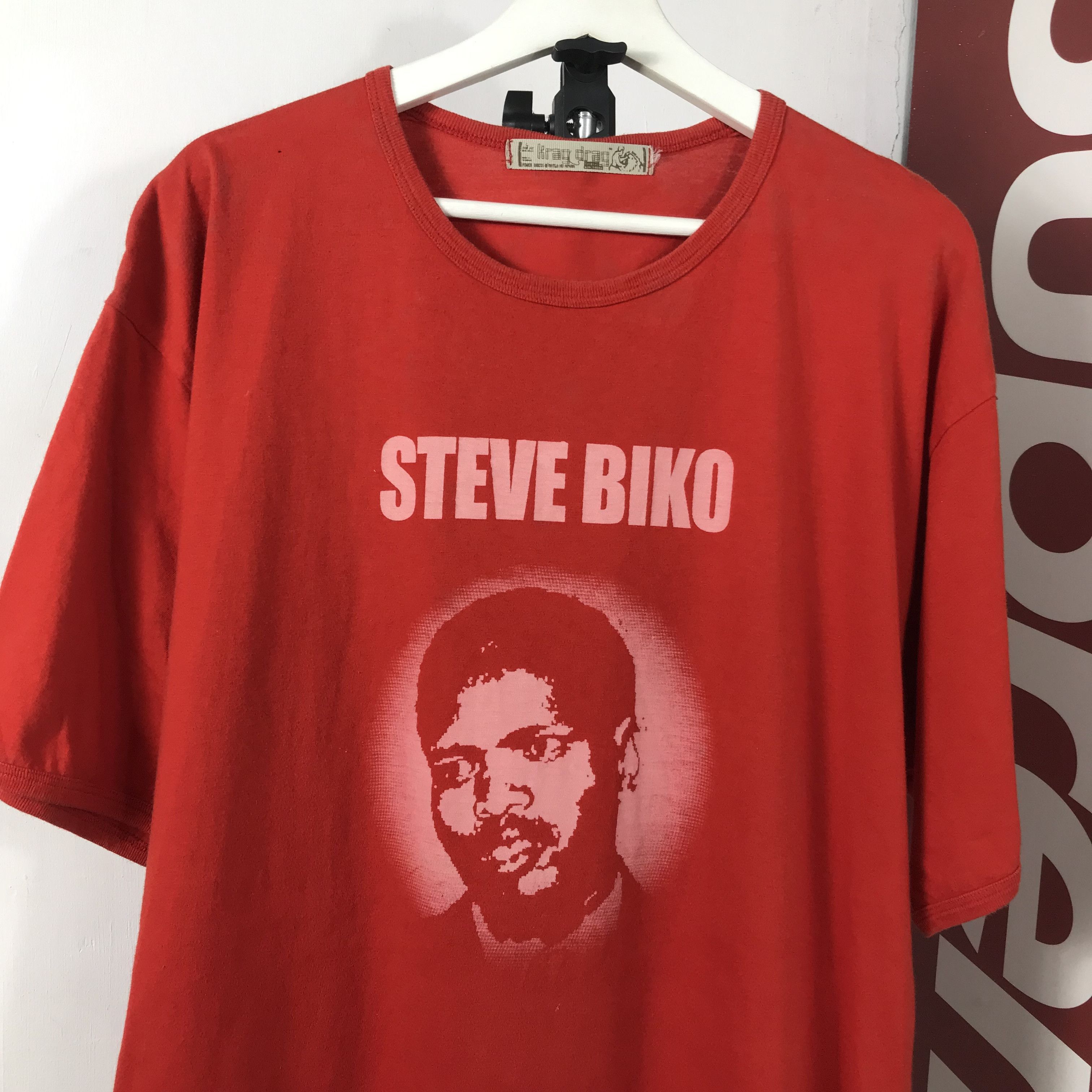 Vintage vintage steve biko activist black mens Maya Angelou T Shirr Size US L / EU 52-54 / 3 - 3 Thumbnail