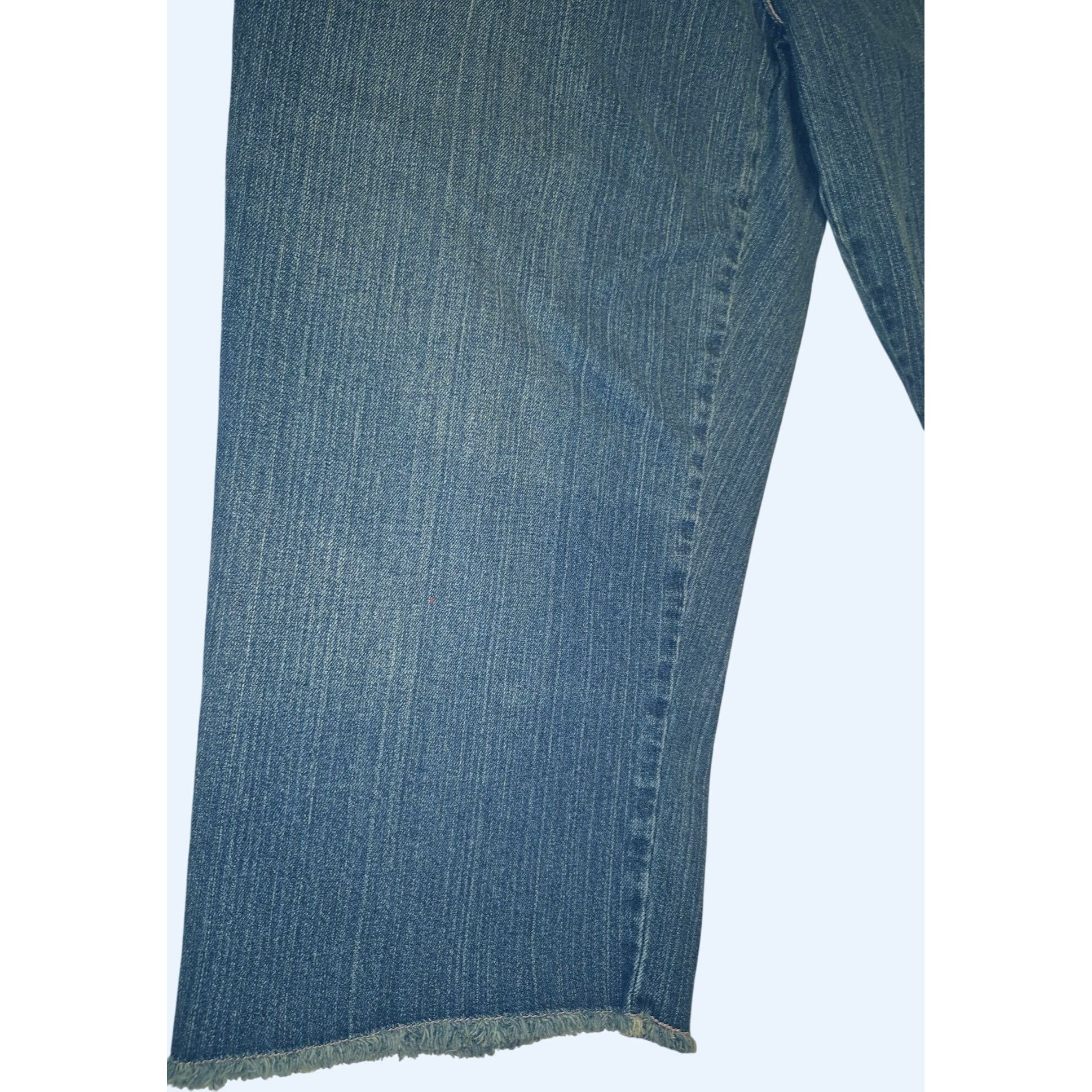 Levi's Levis Womens 18 516 Capri Jeans Blue Denim Cut-Off Style Jus Size 40" / US 18 - 3 Thumbnail