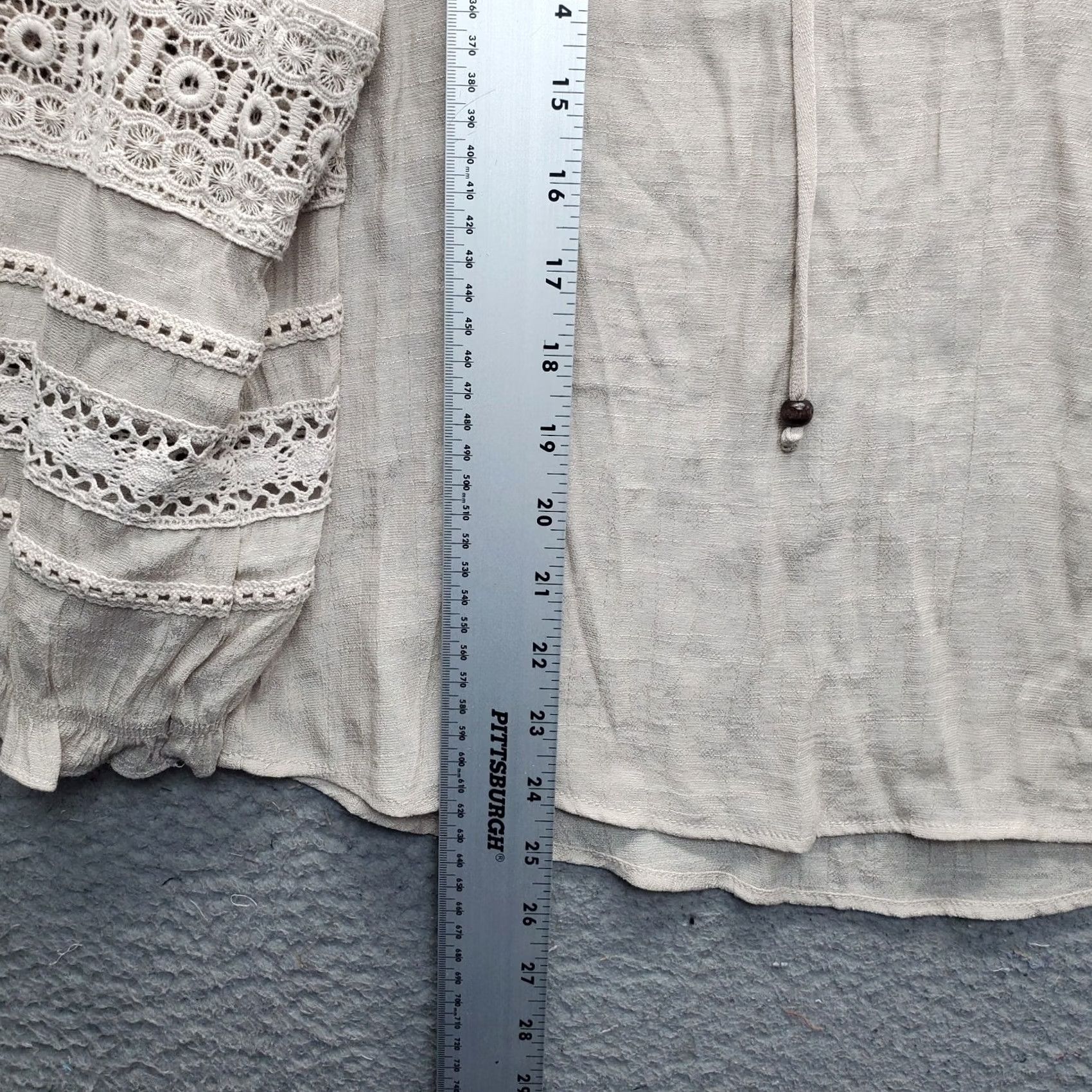 Vintage BCX Blouse Womens XL Tan Crochet Trim Balloon Sleeve V Neck Tie Front Shirt Womens XL Tan Crochet Trim Balloon Sleeve V-Neck BCX Blouse Size XL / US 12-14 / IT 48-50 - 3 Thumbnail