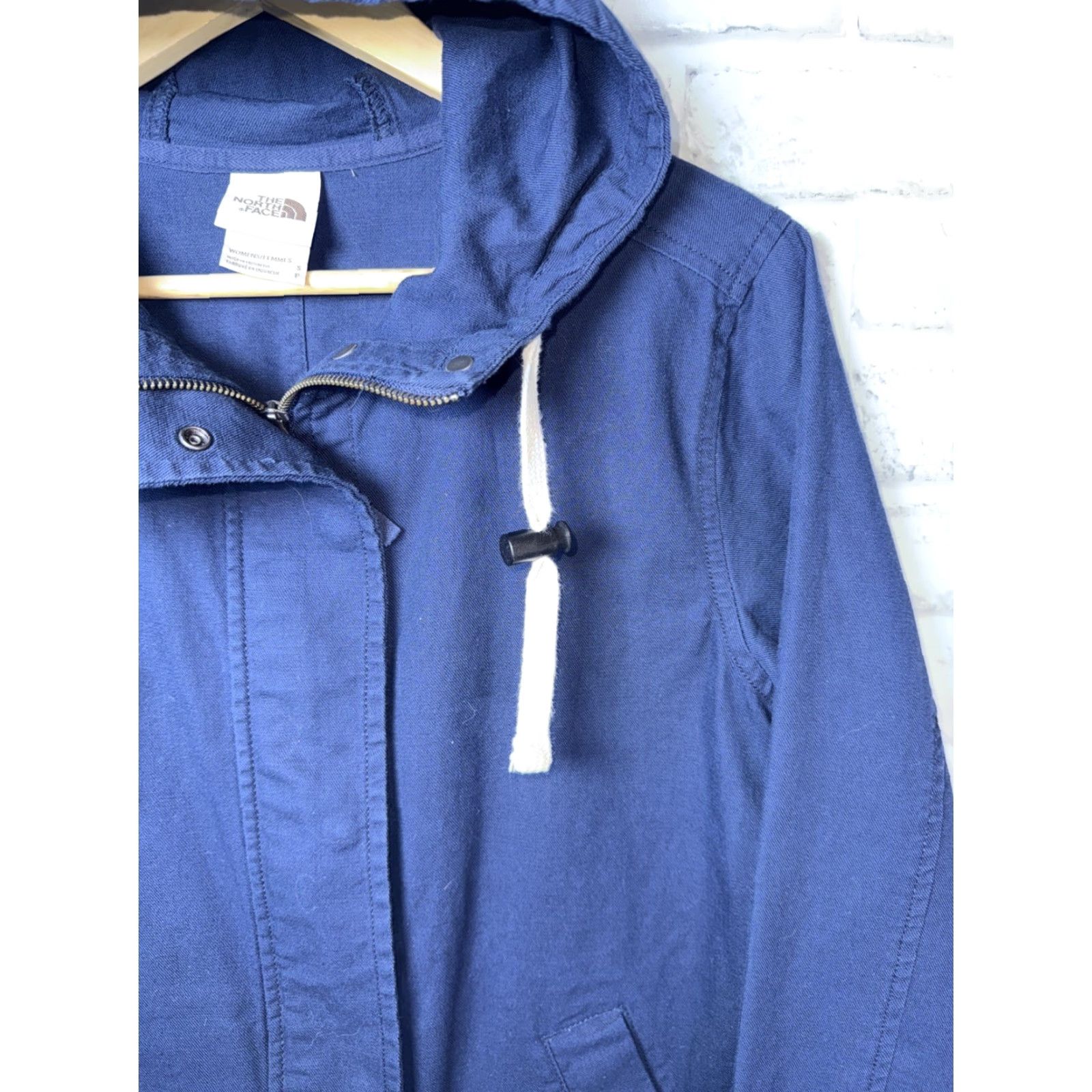 The North Face VINTAGE? Wait: The item is a The North Face Shipler Full Zip Hooded Canvas Jacket Women’s Small Navy Blue Size S / US 4 / IT 40 - 3 Thumbnail