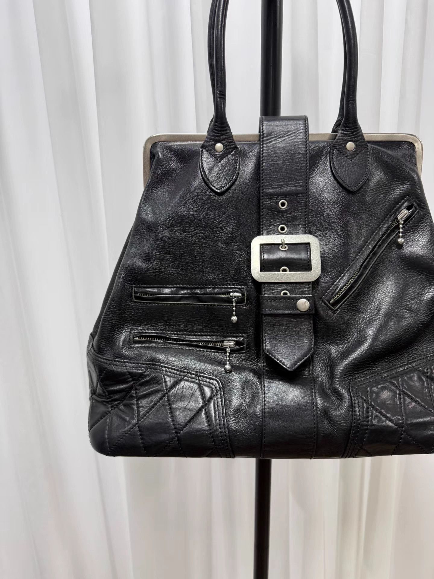 Junya Watanabe Junya Watanabe Biker Cowhide Gold-Tone Buckle Handbag K20 Size ONE SIZE - 2 Thumbnail