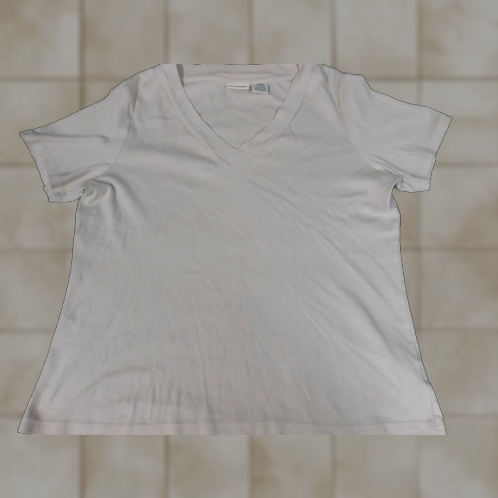 Vintage St. John's Bay Blouse Shirt Womens M Beige Pullover Short Sleeve Crew Neck Polyester Rayon Stretch Casual Button Size M / US 6-8 / IT 42-44 - 1 Thumbnail
