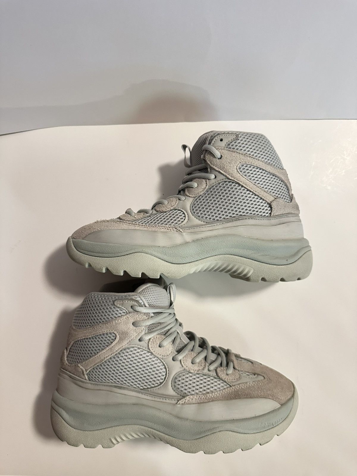 Yeezy Yeezy Desert Boot Salt Size US 8.5 / EU 41-42 - 1 Thumbnail