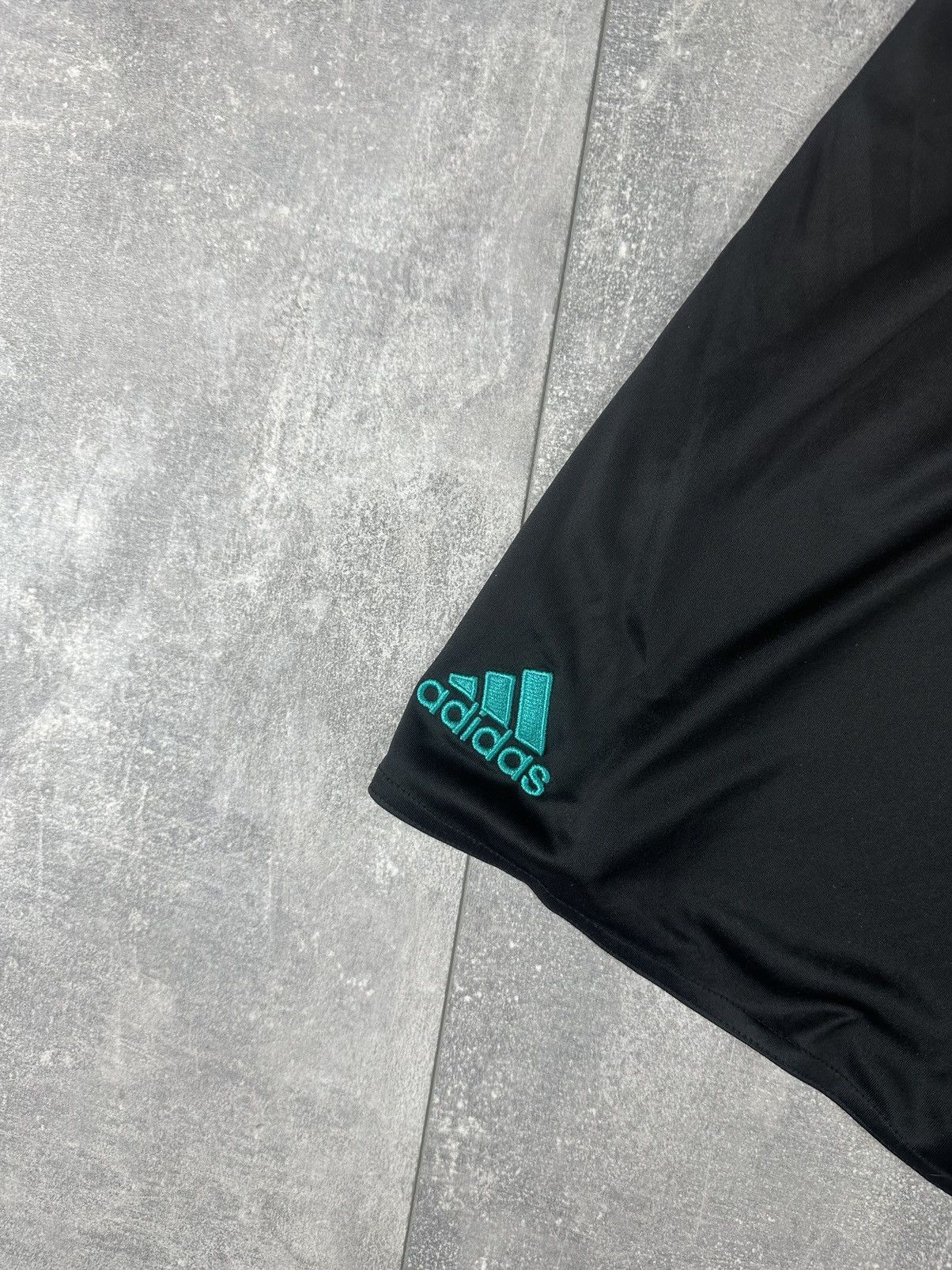 Adidas Adidas Real Madrid 2017/18 Soccer Football Short Size US 34 / EU 50 - 9 Thumbnail