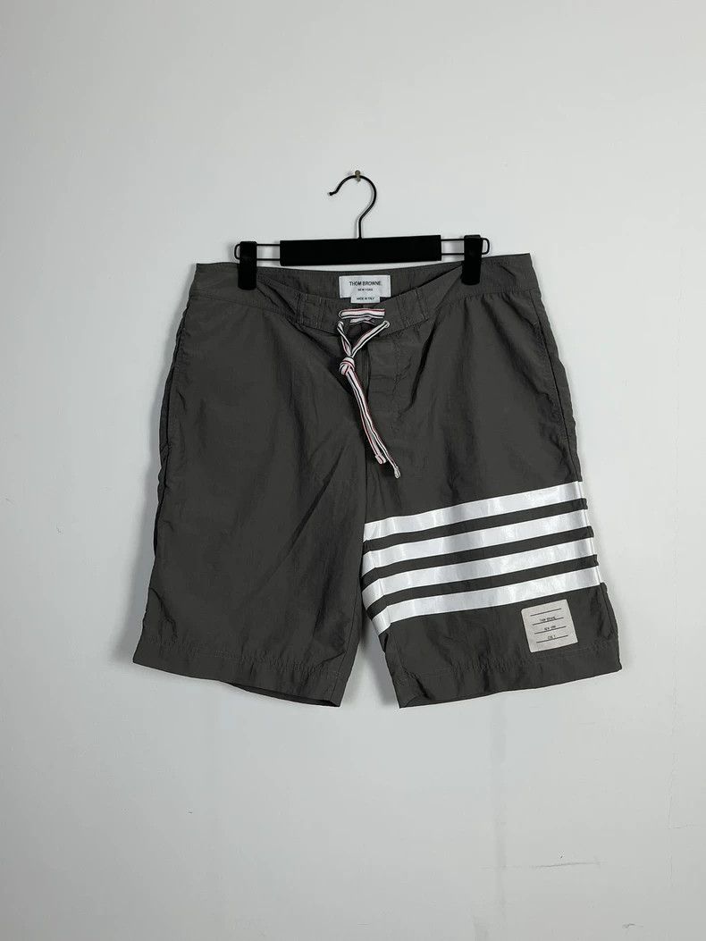 Thom Browne Thom Browne size2 Gray four stripe shorts Size US 26 / EU 42 - 1 Thumbnail