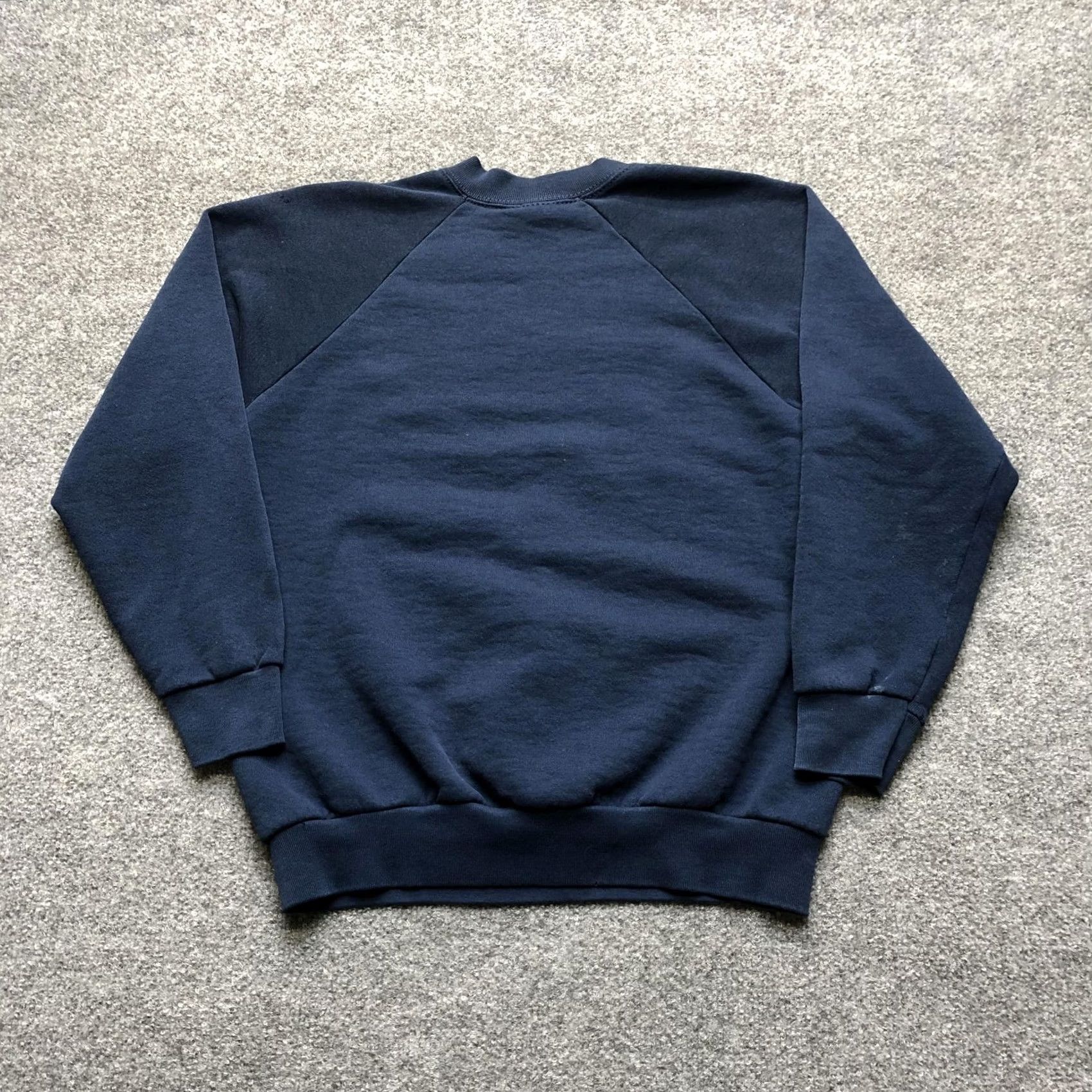 Vintage Vintage Sweatshirt Mens Medium Blue Fleece Pullover Solid Raglan Knit Size US M / EU 48-50 / 2 - 5 Thumbnail
