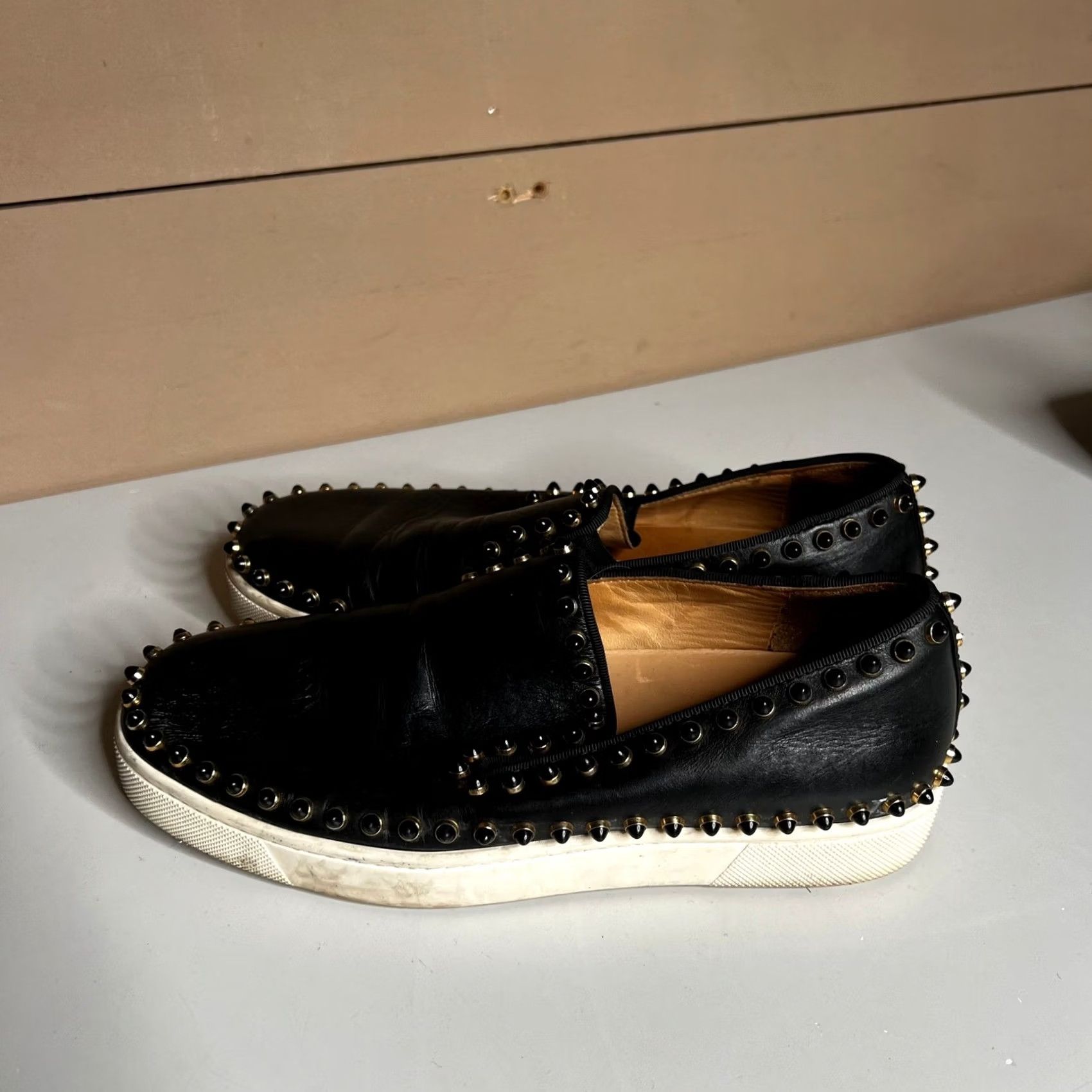 Christian Louboutin Christian Louboutin Roller Boat Black Leather Spiked Slip On Sneakers 37.5 Womens Shoes Men? Size US 8 / IT 38 - 6 Thumbnail