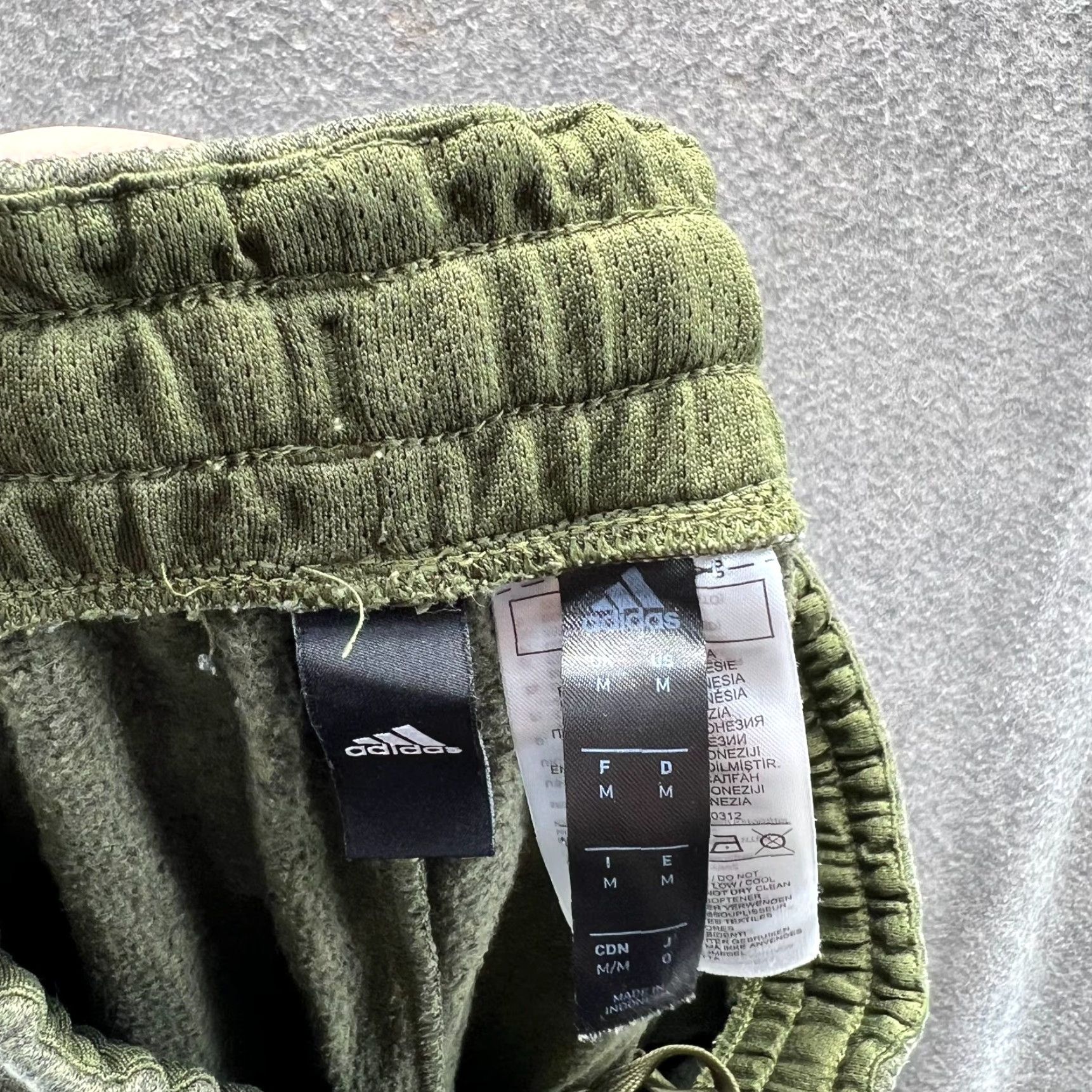 Adidas VINTAGE adidas Jogger Mens Medium Green Olive Fleece Sweatpants Trefoil Tapered Pants Regular Size US 31 - 4 Thumbnail