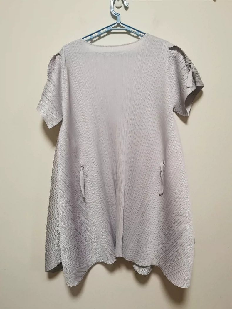 Issey Miyake Issey Miyake size:3 Grey pleated kelp short-sleeved shirt Size XS / US 0-2 / IT 36-38 - 2 Thumbnail
