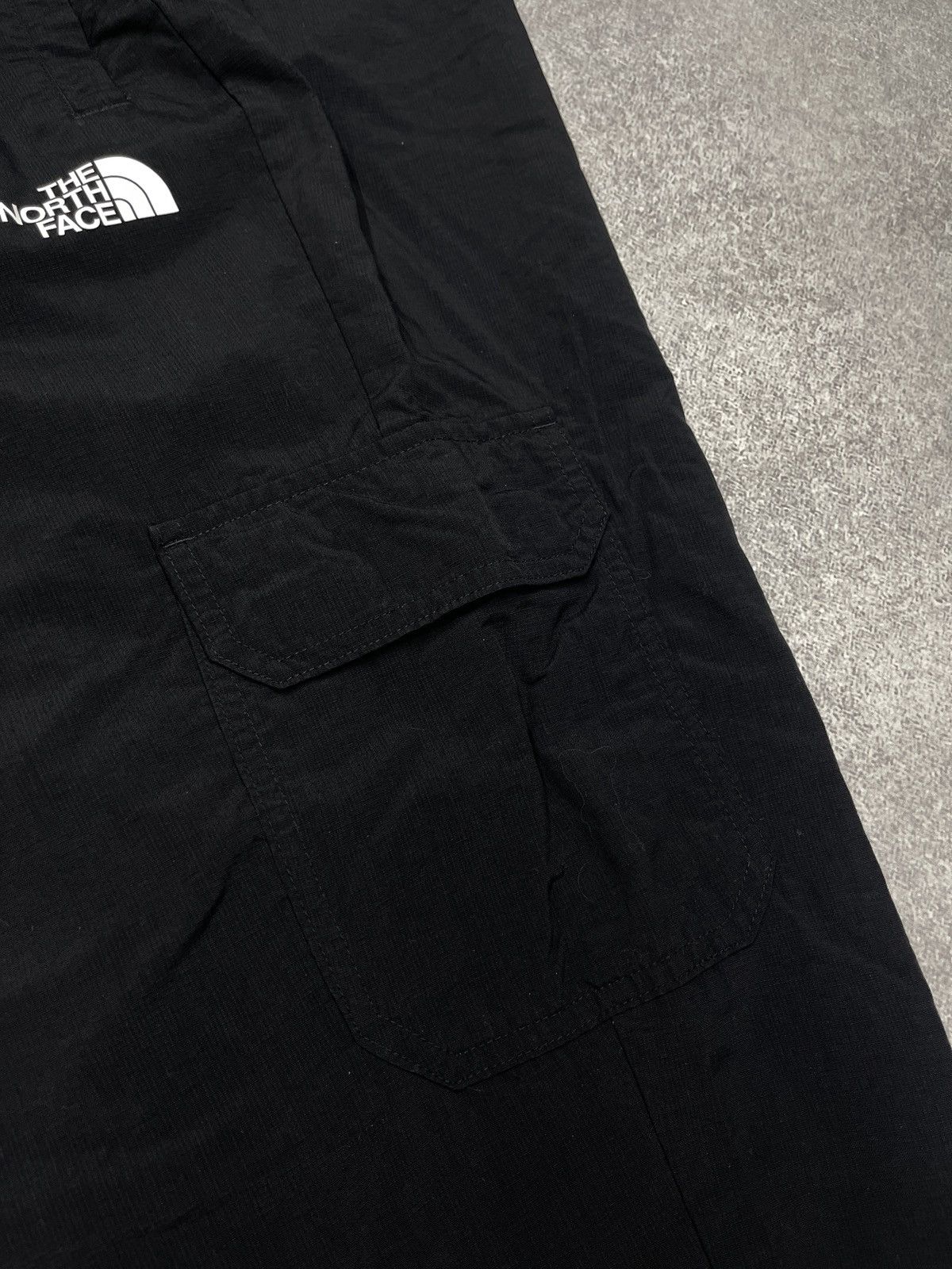 The North Face The North Face Nylon Cargo Pants Black Outdoor Gorpcore Size 36" / US 14 / IT 50 - 7 Thumbnail