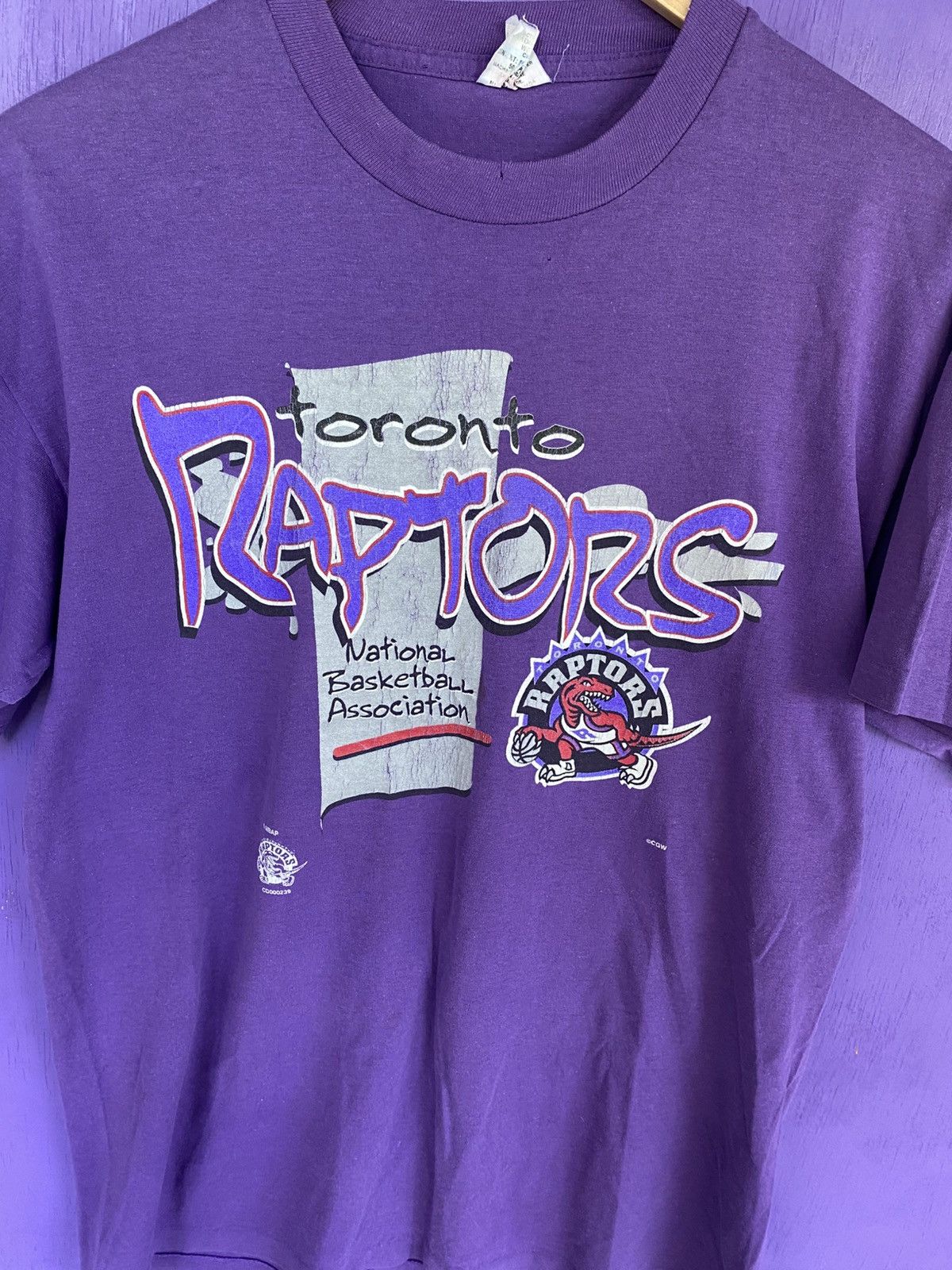 NBA Vintage 90s Toronto Raptors old logo t-shirt Size US L / EU 52-54 / 3 - 3 Thumbnail