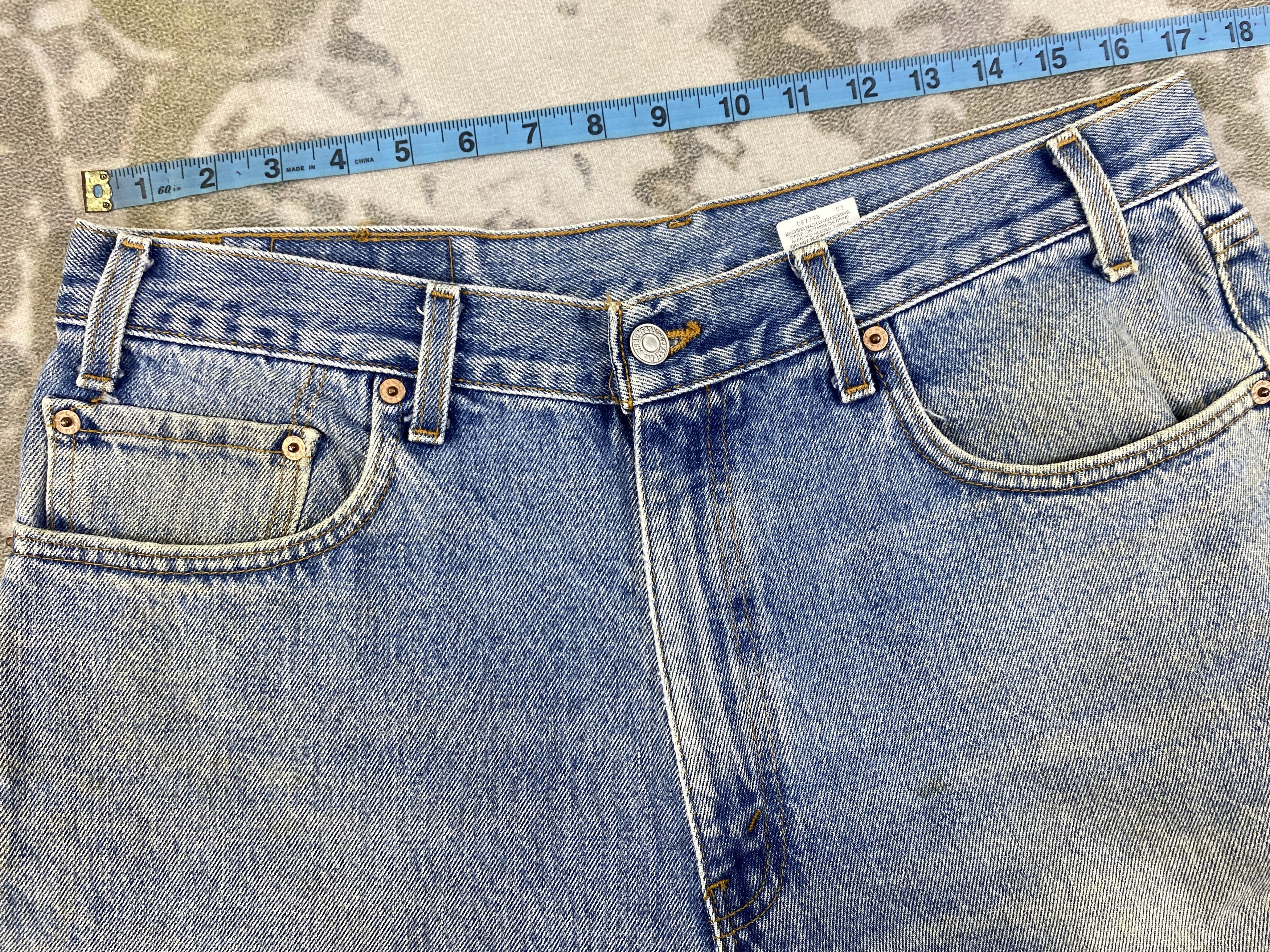 Levi's 90's Mid Blue Vintage Levi's 550 USA 34x30 Denim -JN1915 Size US 34 / EU 50 - 4 Thumbnail