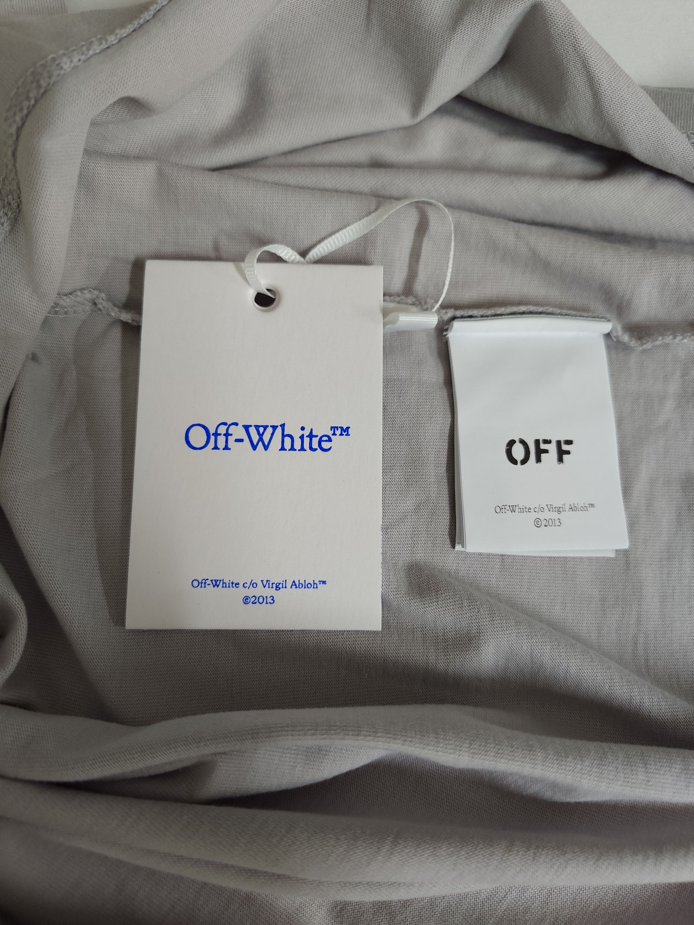 Off-White Off-White "Everyone I Love is here" Size US M / EU 48-50 / 2 - 5 Thumbnail
