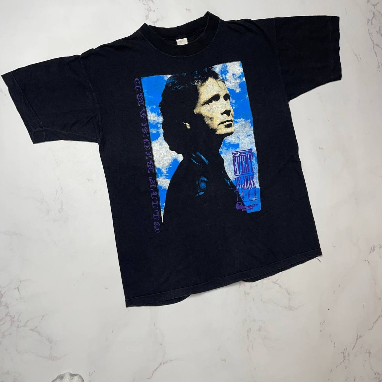 Vintage Cliff Richard 1989 rock band tour tee Vintage Size L Size US L / EU 52-54 / 3 - 2 Thumbnail