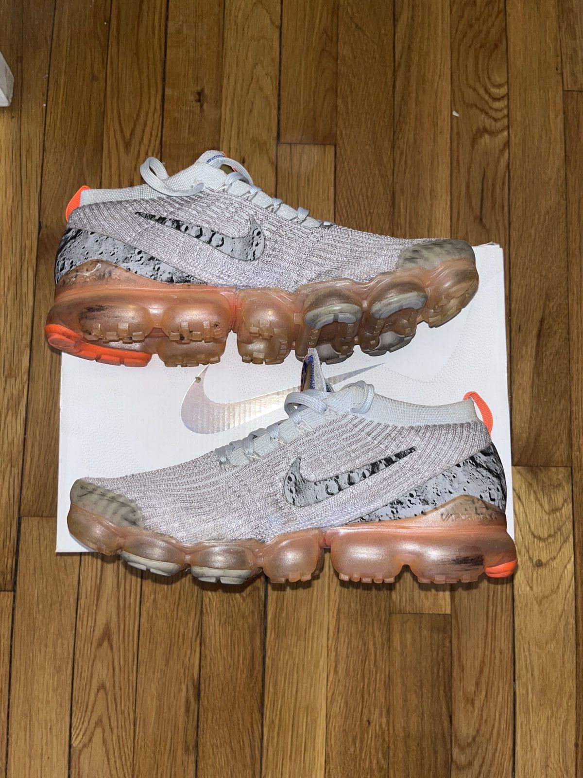 Nike Nike Air VaporMax Flyknit 3.0 “Moon Landing” Size US 10.5 / EU 43-44 - 2 Thumbnail