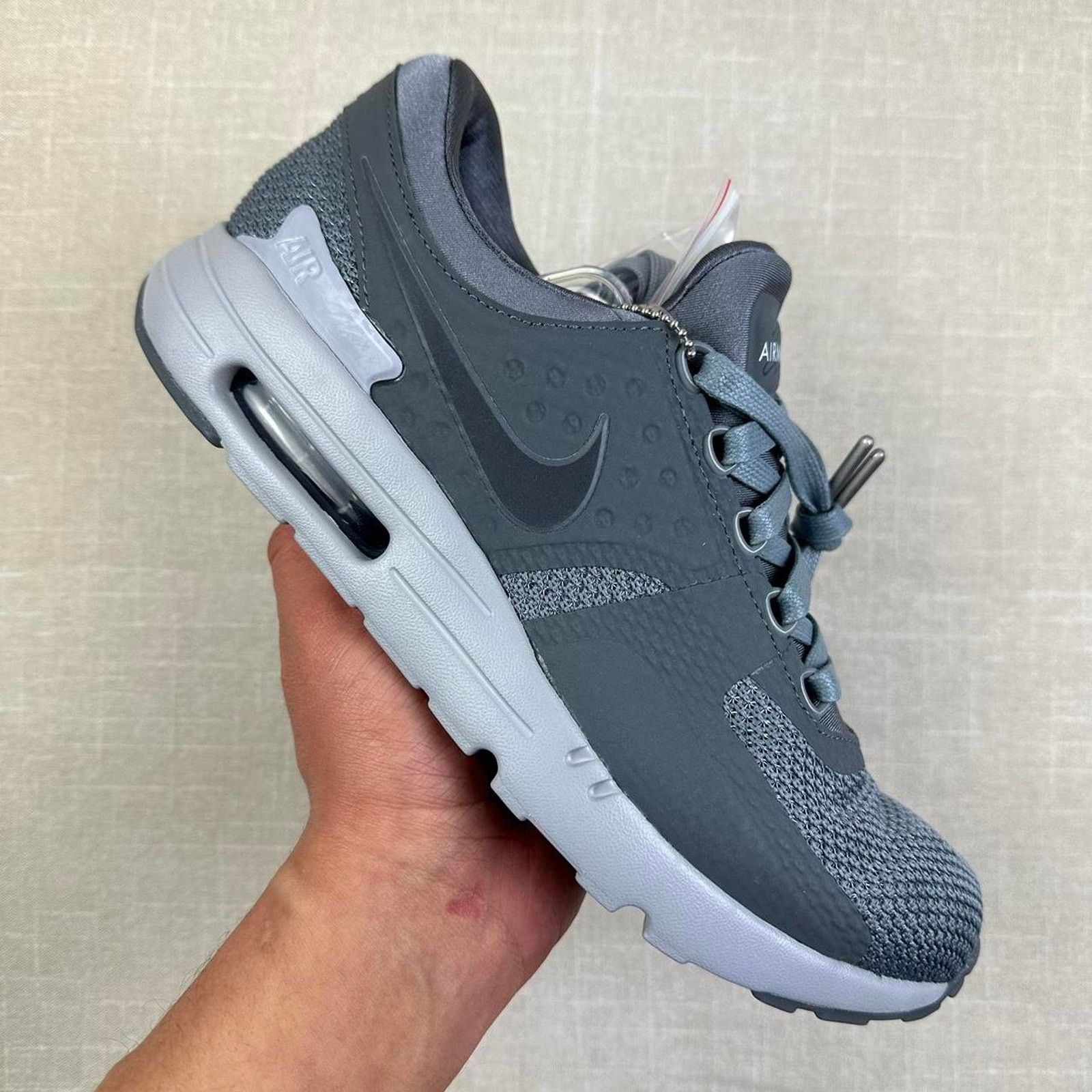 Nike 2016 Nike Air Max Zero "Cool Grey" Men 11.5 Size US 11.5 / EU 44-45 - 1 Thumbnail