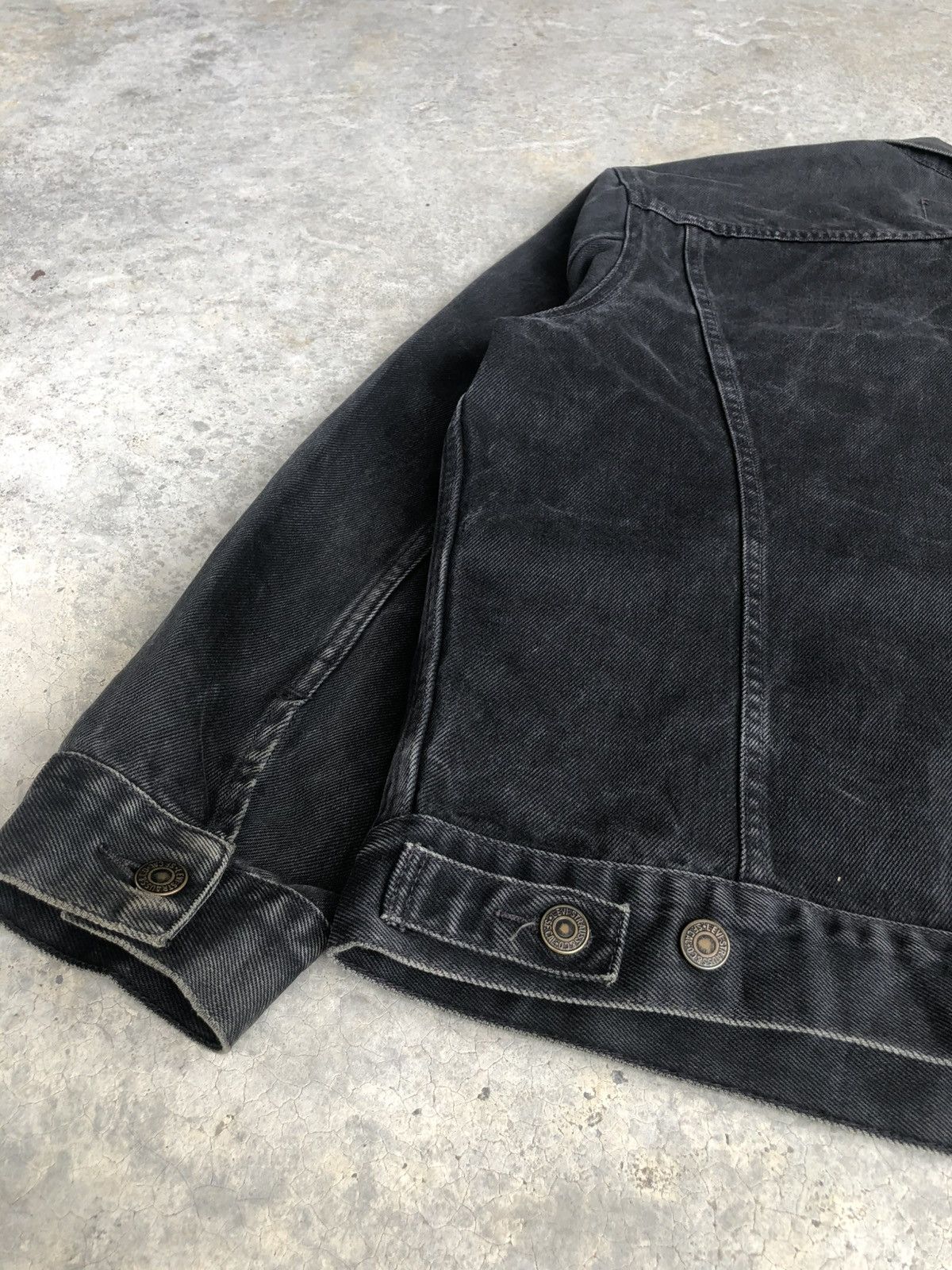 Levi's Vintage Levi’s Denim Jacket Distressed Size US L / EU 52-54 / 3 - 15 Thumbnail