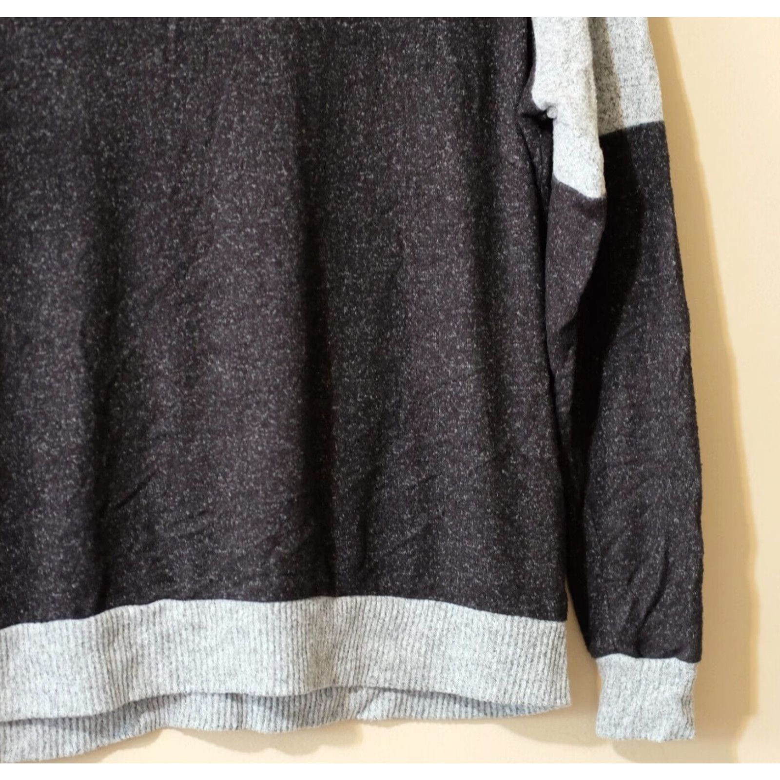 Vintage Pink Rose SOFT Women's L knit Sweater Pullover Lightweight Grey Black Crew Neck Cotton? Polyester? Rayon? Spandex? Size L / US 10 / IT 46 - 4 Thumbnail