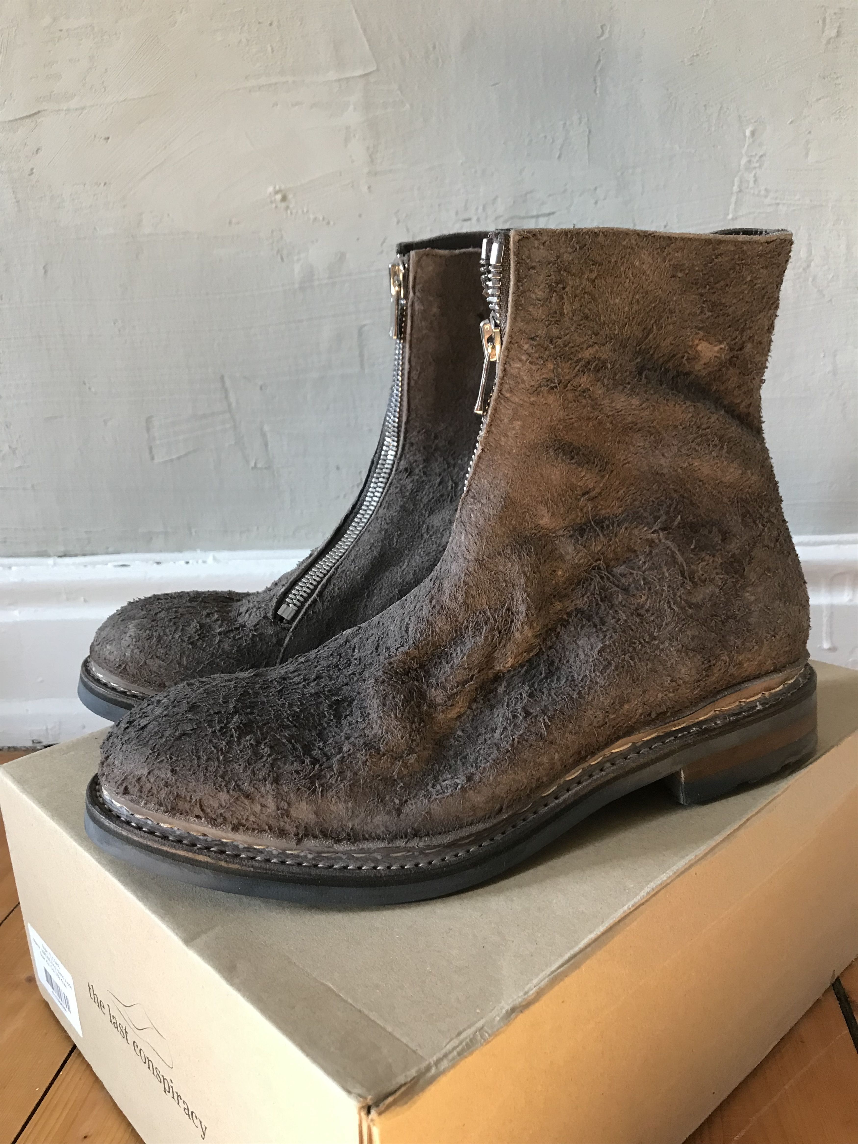 image of The Last Conspiracy "malte" Long-Haired Suede Boots in Khaki, Men's (Size 9)