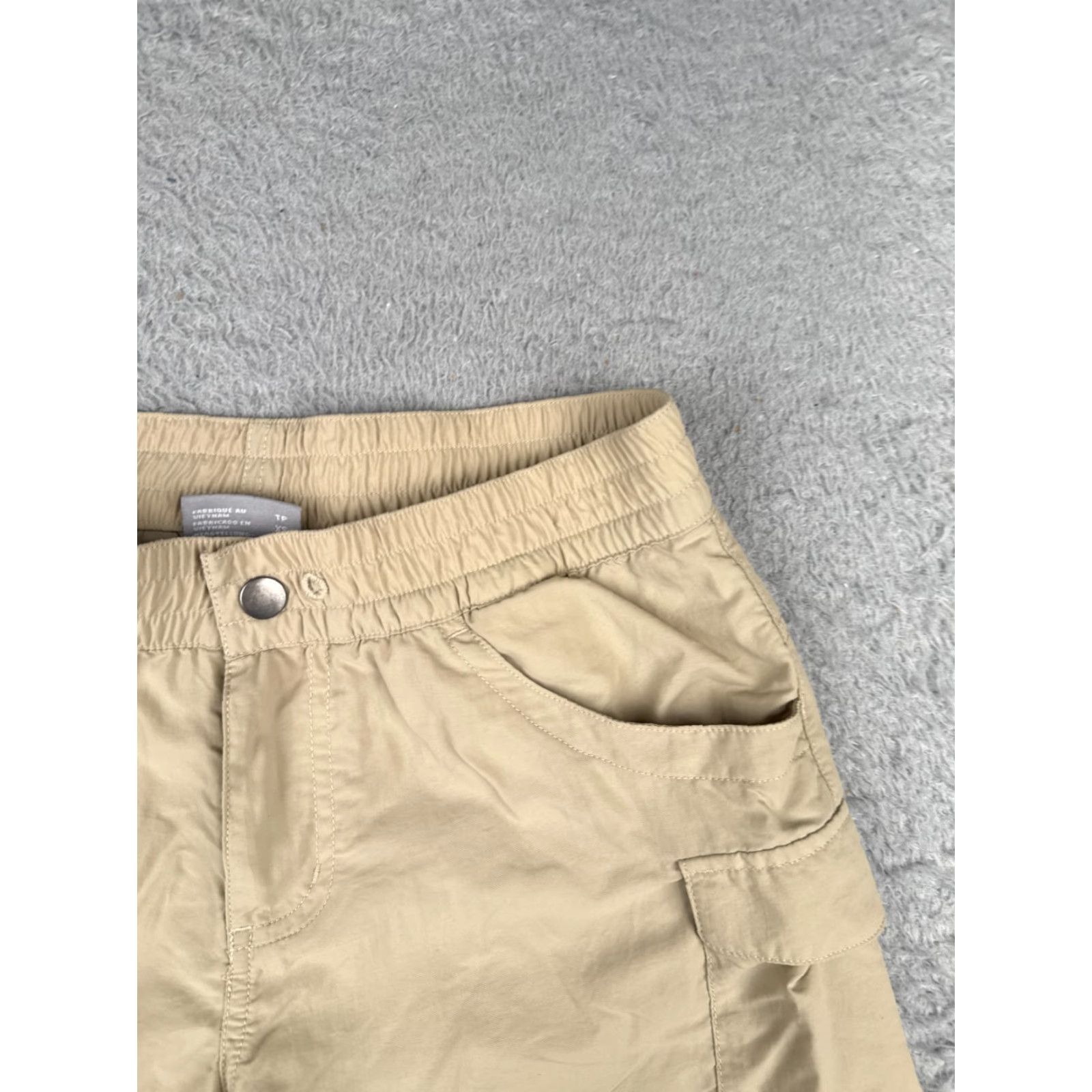 Vintage Columbia Women's Cargo Shorts XS Beige Nylon Elastic Waist Casual Activewear Travel Workwear 6 in Inseam Size 26" / US 2 / IT 38 - 5 Thumbnail