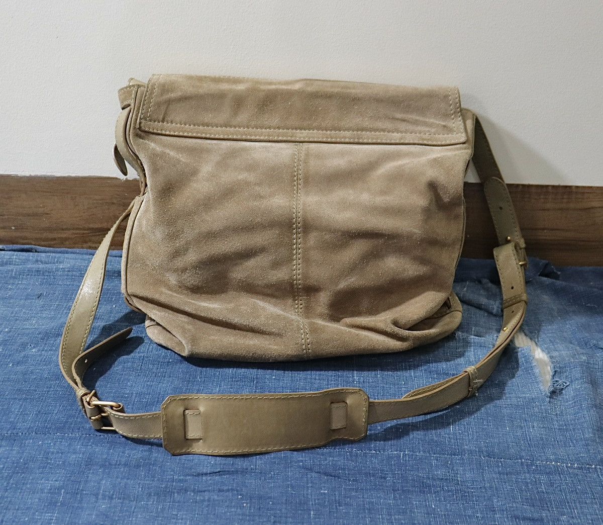 Balenciaga Balenciaga Shoulder Bag Seude（cowhide） Size ONE SIZE - 3 Thumbnail