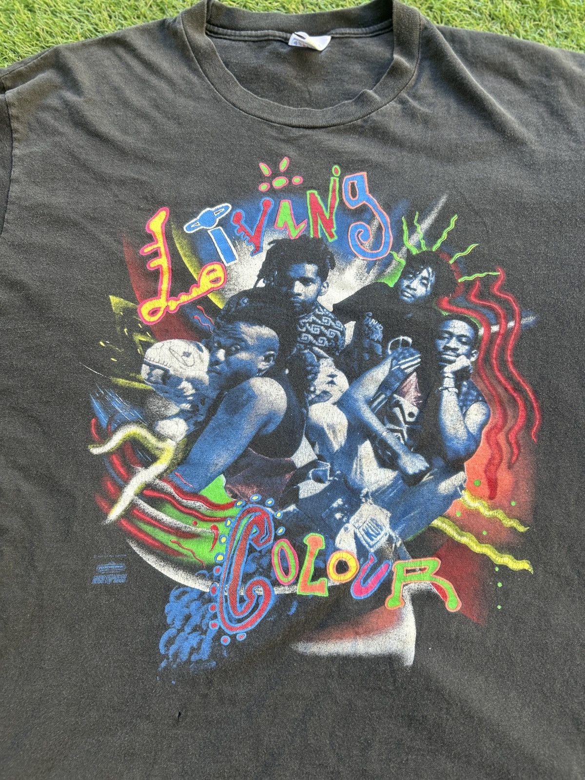 Band Tees Vintage 90’s Living Colour T-Shirt Size US XL / EU 56 / 4 - 2 Thumbnail